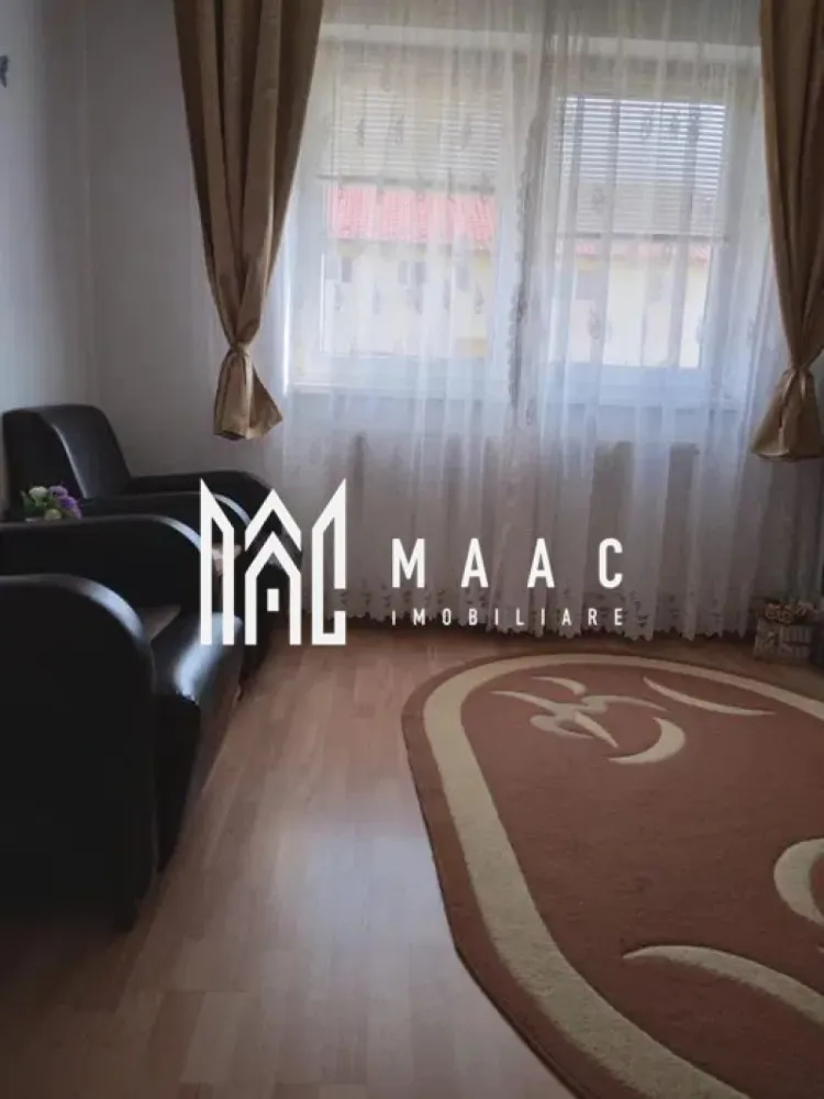 Apartament 2 camere | Pretabil investitie | Calea Dumbravii - MAAC Imobiliare vă prezintă un apartament cu 2 camere situat în zona Mihai Viteazu, la intersecția cu Calea Dumbrăvii – o locație ideală atât pentru locuință personală, cât și pentru investiție.

Detalii generale:
Apartamentul are o suprafață utilă de 37 mp și este poziționat la etajul 4 al unui imobil cu 5 niveluri.
Se află într-o zonă liniștită, cu acces rapid către centrul orașului, magazine, instituții și mijloace de transport în comun.

Compartimentare:
Hol de intrare.
2 camere nedecomandate, potrivite pentru dormitor și living.
Bucătărie separată, prevăzută cu debara pentru depozitare.
Baie cu cadă și geam de aerisire.

Dotări & confort:
Centrala termică proprie cu calorifere.

Apartamentul se vinde cu tot cu chiriaș, ceea ce îl transformă într-o oportunitate pentru investitori.

Avantaje zonă:
Acces facil către toate facilitățile: magazine, stații de autobuz, farmacii, bănci, piețe și zone verzi.

Pentru mai multe detalii precizati telefonic ca ati vazut anuntul cu ID: CP2834771