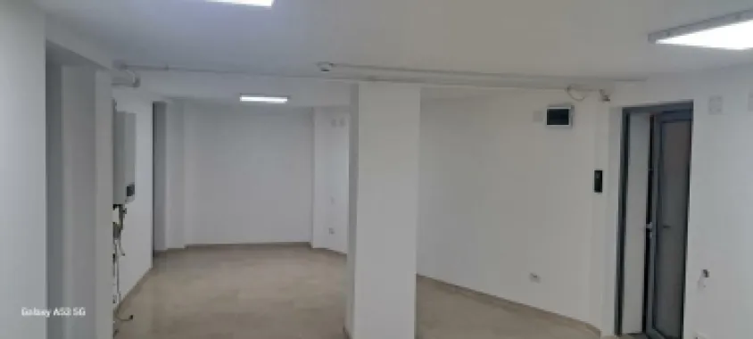 BRASADAS închiriază sp com 35mp zona UNIRII