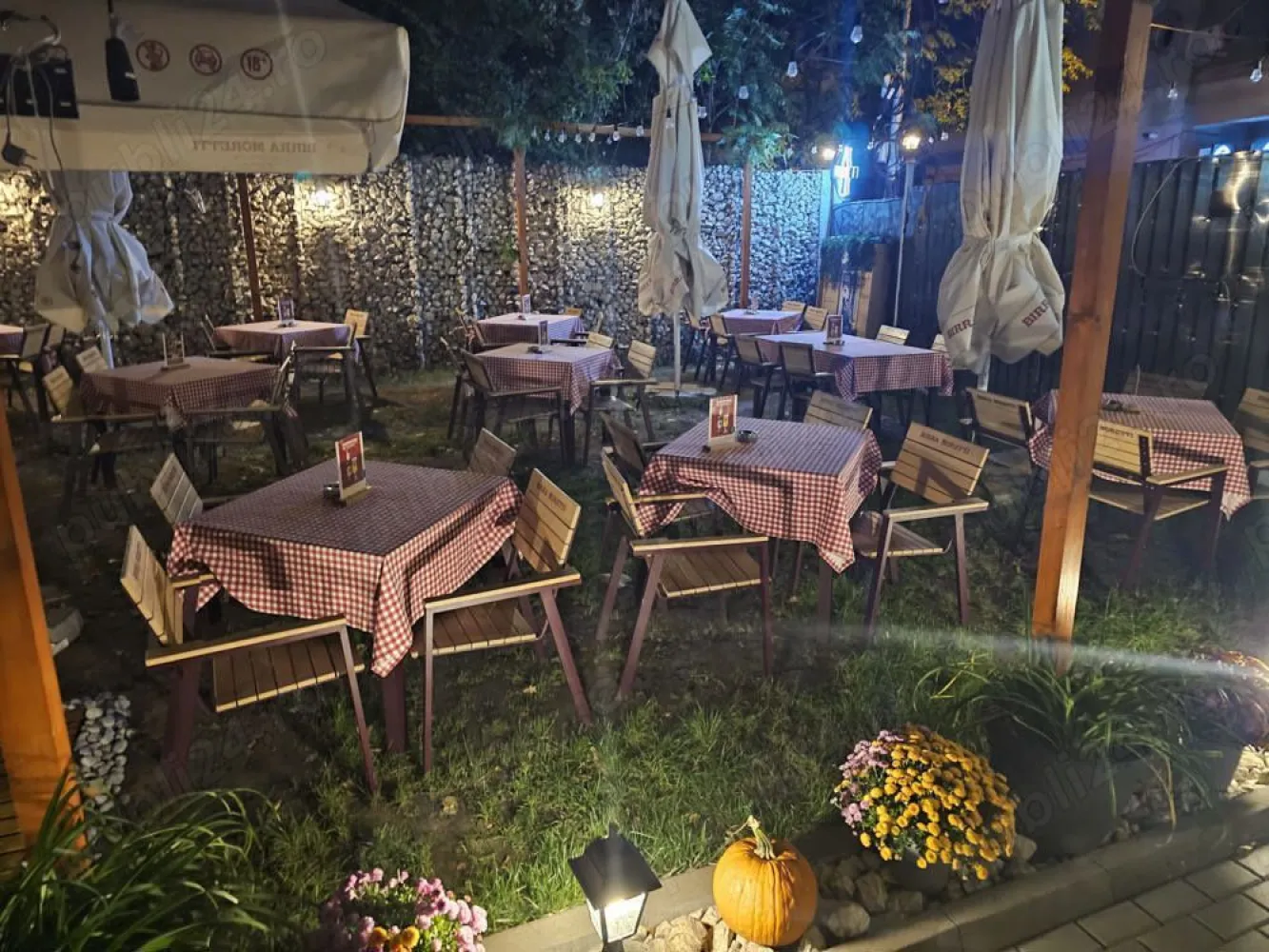 BRASADAS închiriază Restaurant zona CENTRALA. - Agenția imobiliara BRASADAS închiriază Restaurant cu capacitate de 60 de locuri, ideal pentru cine și evenimente speciale

Terasă spațioasă pentru relaxare în aer liber

Wi-Fi gratuit și TV prin cablu

Aer condiționat în fiecare cameră

Bucătărie complet utilată pentru mese rapide și gustări

Pentru mai multe oferte accesați www.brasadas.com
