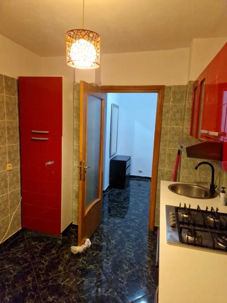 Spatios 2 camere Politehnica-Lujerului - Apartament 2 camere, spațios (60mp) , decomandat, mobilat modern, cuptor electric, 2 aparate aer condiționat, balcon încălzit, cu vedere spre parcul Tudor Vladimirescu.
4 minute metrou Lujerului, tramvai 41
7 minute metrou Politehnica, tramvai 1
Pet friendly dar cu garanție dublă.
Bdul Iuliu Maniu 13A , cu geamuri pe spate.