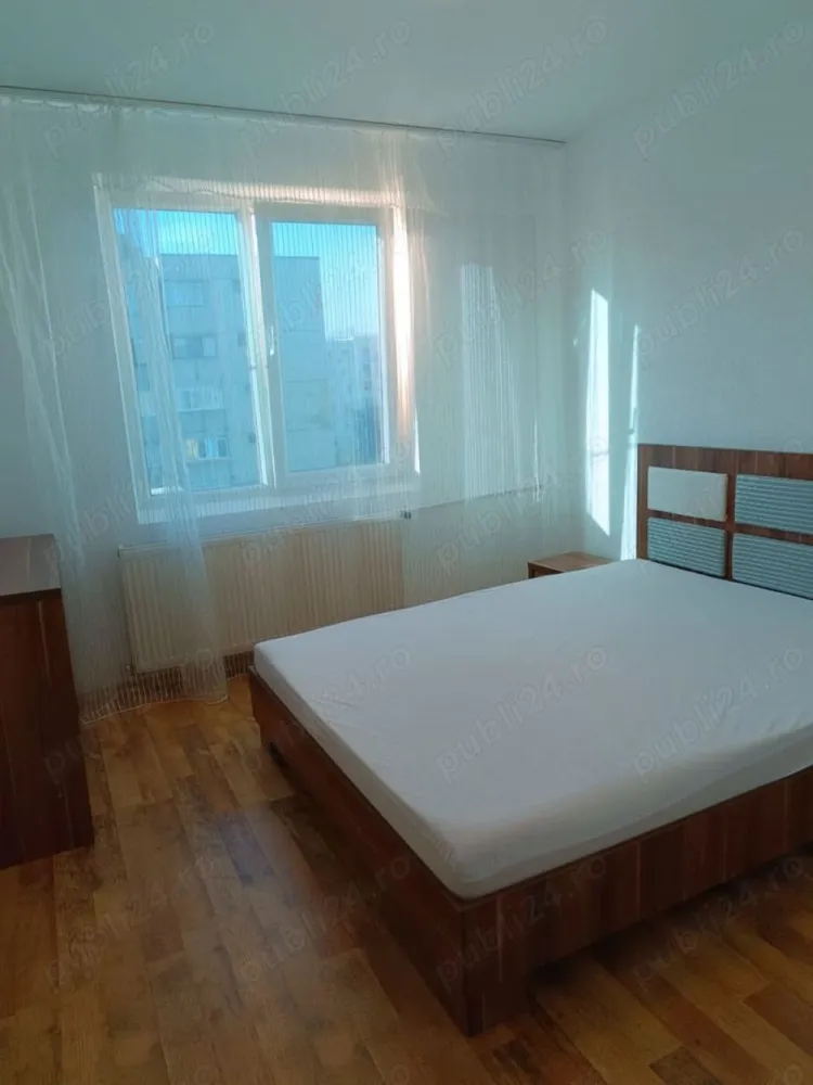 Inchiriez apartament 2 camere, Berceni, strada Panselelor. - Apartament 2 camere decomandat, etaj 6 din 8, 2 lifturi, mobilat, utilat, 2 aere conditionate, bucatarie noua, proaspat vopsit.nu dispune de centrala propie dar este foarte calduros.
10 min de mers pe jos de aparatorii patriei si 15 min de piata sudului.

Se cere 430 euro si se inchiriaza pe 400 euro

Fara agentii