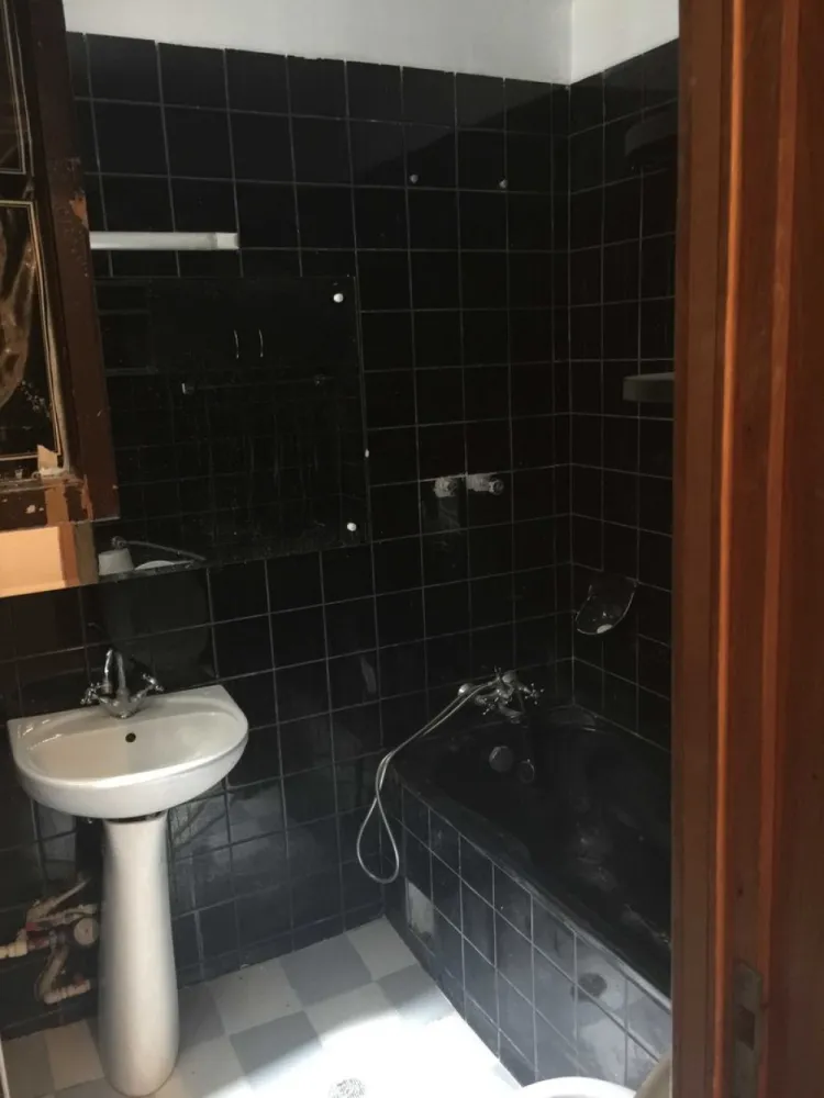 Apartament 2 camere - Str. Smardan - Unirii - Centru - Birou / Locuit - Inchiriez apartament de 2 camere situat pe Str. Smardan din Centrul Vechi, Bucuresti

Apartamentul este partial mobilat si utilat, 

Se percep 3 luni la inchiriere ( luna in curs, o luna avans, o luna garantie ) 

Pret negociabil la perioada mai mare de 12 luni / 24 luni 

Pentru mai multe detalii folositi mesageria OLX sau nr de contact