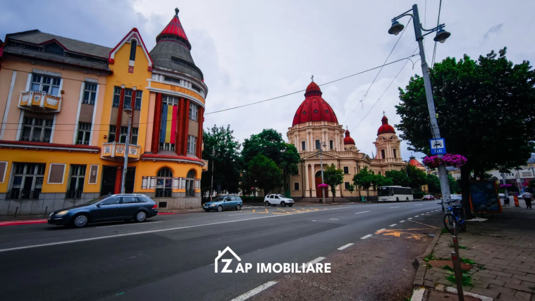 Ultracentral – Spațiu comercial premium la parter, 308 mp – Vizibilitate maximă - Mentionati ID-ul proprietatii cand apelati: CP3200365
Contact ⓪⑦②⑥ ②②③ ⑧⑧⑥ Sebastian

Zap Imobiliare vă propune în exclusivitate spre închiriere un spațiu comercial deosebit, ideal pentru sediu de bancă, reprezentanță comercială sau instituție financiară, situat în Târgu Mureș, in Zona Ultracentrala Proprietatea beneficiază de o vizibilitate excelentă, flux pietonal intens și amenajări specifice destinației bancare conform planului propus.

Spațiul este configurat la parter și este optimizat pentru interacțiunea cu clienții și activități administrative, oferind acces facil direct din bulevard.

Suprafețe oficiale conform schiței (RLV) atașate:
-- Suprafață utilă parter: 308 mp
-- Suprafață construită parter: 441,40 mp

Amenajarea interioară este ideal structurată pentru activități bancare, incluzând: zonă de acces clienți, hol principal și frontoffice (zonă de ghișee/casierie), birouri dedicate pentru credite, birou director, sală de ședințe, birou procesare, casă de bani securizată, oficiu, server room, precum și zone tehnice (centrală termică, tablouri electrice, grupuri sanitare pe sexe).

Opțiuni financiare:
-- Preț închiriere: 20 Euro / mp util + TVA (calculat la suprafața utilă de 308 mp)
-- Total chirie lunară: 6160 Euro / lună + TVA

Detalii comision:
Comisionul agenției este 50% din valoarea unei chirii. Se plătește o singura data.

Acest anunț nu corespunde cerințelor tale? Sună la numărul afișat în anunț și unul dintre agenții noștri te va ajuda cu alte oferte personalizate în funcție de cerințele tale.

Contact ⓪⑦②⑥ ②②③ ⑧⑧⑥ Sebastian