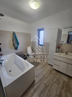 Duplex luminos de vanzare Utvin