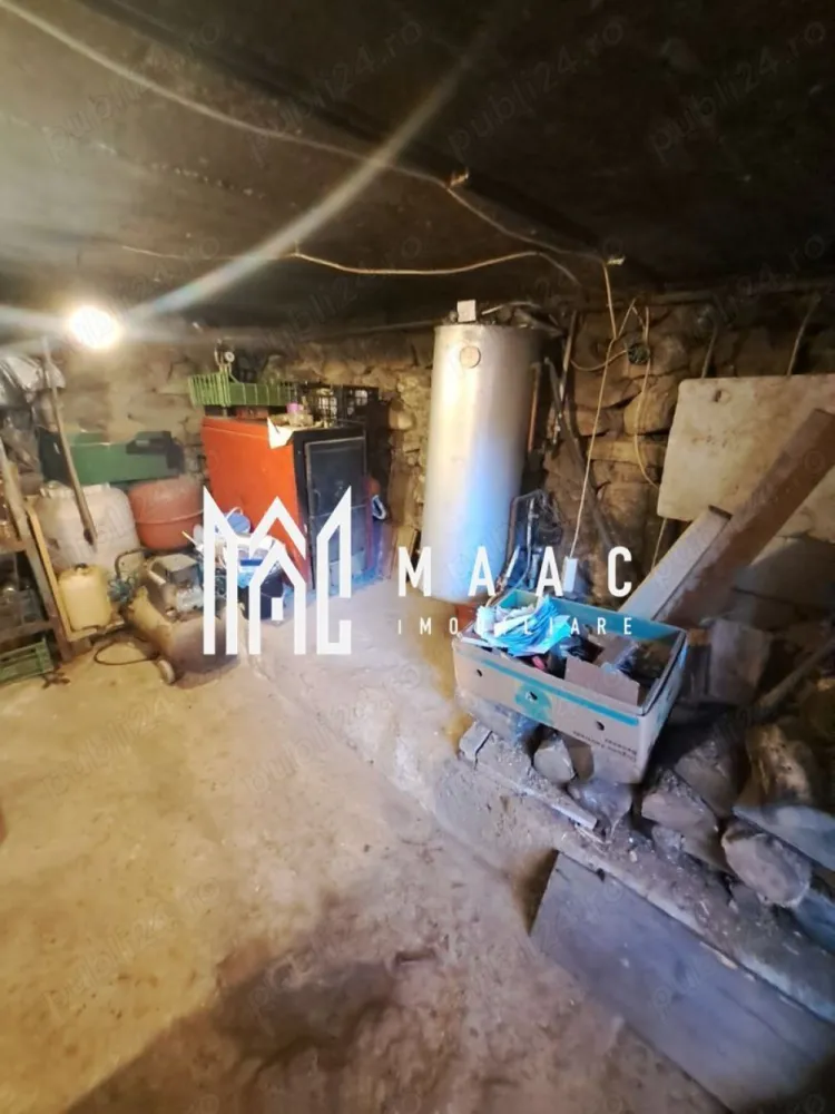 Casa Individuala | 2 Corpuri | 4 Camere | 100 MPU | Saliste - MAAC Imobiliare vă propune spre vânzare o proprietate formată din două corpuri de clădire, cu o suprafață utilă totală de 85 mp si un teren de 364mp, situată în imediata apropiere a centrului orașului Săliște, ideală pentru cei care caută un imobil versatil, bine poziționat și ușor accesibil.

Acoperisul unui corp de cladire a fost schimbat in urma cu 3 ani.

Locuința este compartimentată funcțional și cuprinde:
-4 camere
-1 bucătărie
-1 baie
-1 camara

Cele două corpuri de clădire sunt separate printr-o poartă de trecere, oferind intimitate și posibilitatea utilizării independente, fiind potrivite pentru locuire multifamilială sau pentru combinarea spațiului rezidențial cu alte activități.

Sistemul de încălzire este diferențiat:
-un corp este încălzit cu gaz
-celălalt corp dispune de încălzire cu centrala pe lemne și pivniță, ideală pentru depozitare și spațiu tehnic

Accesul la proprietate se face direct din stradă, asigurând confort și ușurință în utilizarea zilnică. Amplasarea aproape de centrul orașului Săliște oferă acces rapid la facilități locale, magazine și instituții, ceea ce transformă această proprietate într-o opțiune potrivită atât pentru locuință, cât și pentru investiție.

Pentru mai multe detalii sau pentru programarea unei vizionări vă rugăm să menționați la telefon numărul CP2833580.