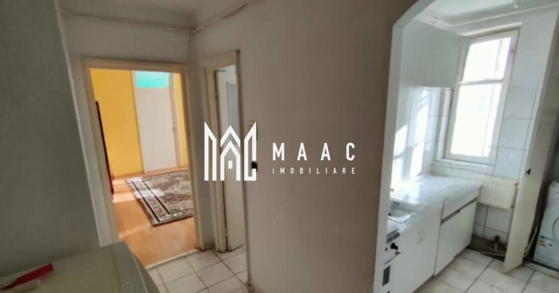 Apartament 2 Camere | 39MPU | Hipodrom 3 - MAAC Imobiliare vă propune spre vânzare un apartament cu 2 camere, situat într-o zonă liniștită, amplasat la etajul 4 din 4, potrivit atât pentru locuire proprie, cât și pentru investiție.

Locuința are o suprafață utilă de 39 mp și beneficiază de orientare sud-vest, oferind lumină naturală pe parcursul zilei. Apartamentul se vinde parțial mobilat și utilat, fiind o opțiune practică pentru cei care doresc o mutare rapidă sau o amenajare personalizată.

Compartimentarea este eficientă și include:
-living
-hol
-baie
-bucătărie
-dormitor
-balcon generos, închis și liniștit

Poziționarea la ultimul etaj asigură intimitate și o atmosferă mai retrasă, iar compartimentarea practică valorifică optim fiecare metru pătrat al locuinței.

Pentru mai multe detalii și programarea unei vizionări vă rugăm să menționați la telefon numărul CP2833146.