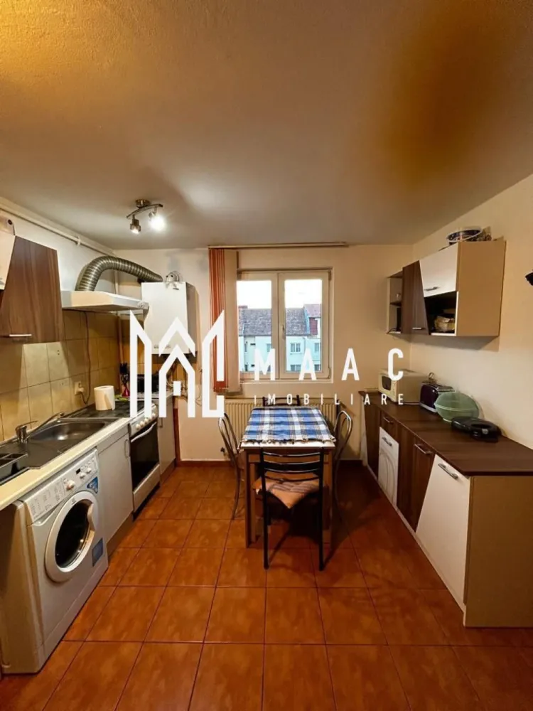 Mansardă 63 mp | Etaj 5 | Zona Rahovei - MAAC Imobiliare vă propune spre vânzare o mansardă spațioasă, cu suprafață totală de 63 mp, situată pe strada Rahovei, la etajul 5, într-o zonă bine poziționată, aproape de mijloace de transport, magazine și principalele puncte de interes ale orașului. Proprietatea reprezintă o opțiune atractivă atât pentru locuință proprie, cât și pentru investiție.

Locuința beneficiază de o compartimentare funcțională, oferind un spațiu bine organizat și luminos, datorită poziționării la ultimul nivel.

Compartimentare:
-Living generos
-Dormitor
-Bucătărie
-Baie

Caracteristici principale:
-Suprafață totală: 63 mp
-Etaj: 5
-Spații luminoase
-Posibilitate de amenajare după preferințe
-Acces facil către zone comerciale, transport și servicii

Mansarda este întreținută și poate fi locuită imediat sau personalizată în funcție de viziunea viitorului proprietar. Amplasarea pe strada Rahovei oferă un echilibru între liniște și acces rapid către principalele rute ale orașului.

Pentru mai multe detalii, vă rugăm să specificați telefonic că ați văzut anunțul cu ID CP2832819.