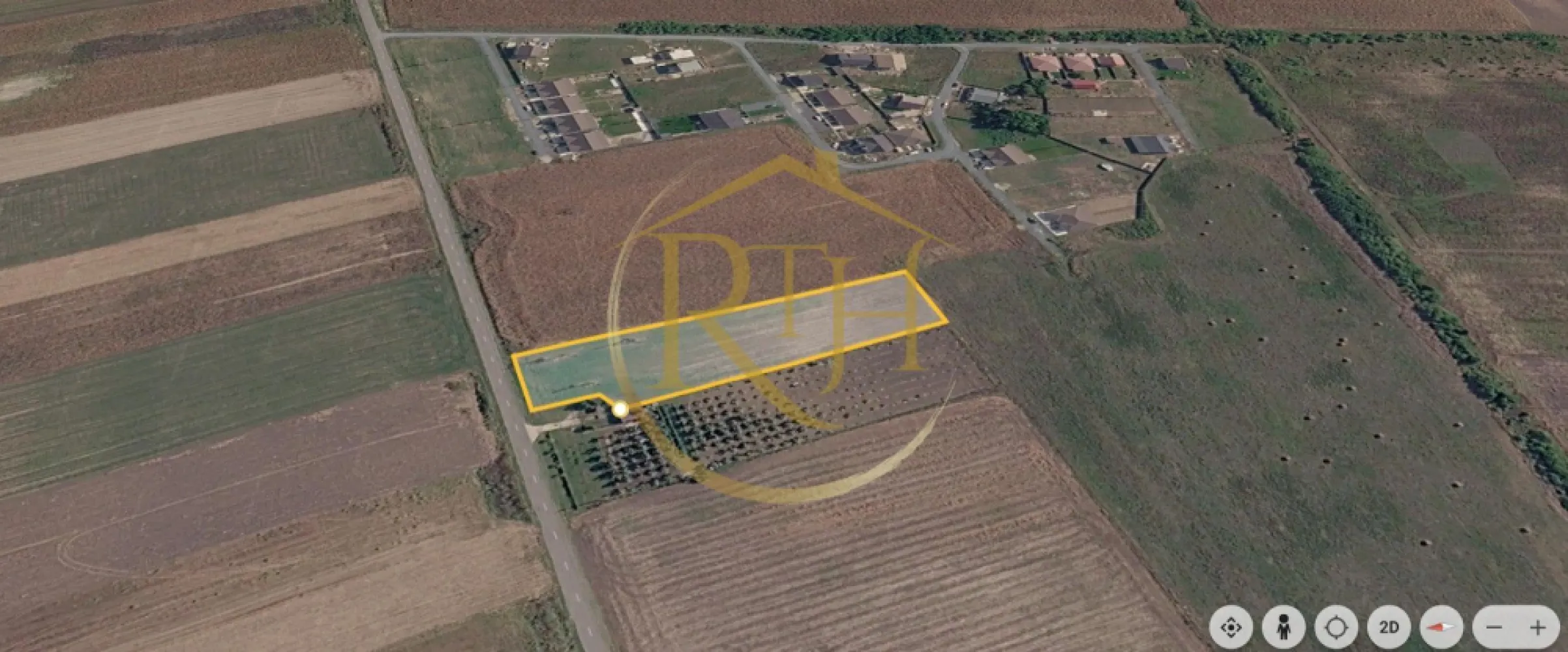 Teren intravilan 5.000 mp, Bucovăț, ideal dezvoltare case ! 0% Comision! - Vă propunem spre vânzare un teren intravilan cu o suprafață de 5.000 mp, situat în comuna Bucovăț, pe drumul către Bazoș, într-o zonă aflată în plină dezvoltare rezidențială. Proprietatea beneficiază de o poziționare excelentă, fiind amplasată chiar lângă un cartier nou de case și la doar câteva minute de Lacul Bucovăț, într-o zonă liniștită, cu acces rapid către Timișoara.

Conform Certificatului de Urbanism, terenul este încadrat în intravilan, categoria de folosință arabil, iar destinația urbanistică este pentru locuințe și funcțiuni complementare, Regim de inaltime maxim P + 2E . Pentru autorizarea construcțiilor este necesară elaborarea unui Plan Urbanistic Zonal (PUZ), conform reglementărilor în vigoare. Regimul de înălțime nu este stabilit în documentația existentă, urmând să fie reglementat prin PUZ.
Parcela are un front stradal de aproximativ 30 metri și o adâncime de aproximativ 146 metri, oferind un potențial excelent atât pentru dezvoltarea unui ansamblu de locuințe, cât și pentru construirea unei reședințe pe un teren generos, într-o zonă cu perspective foarte bune de dezvoltare.
Utilitățile, respectiv curentul electric, gazul și apa, sunt disponibile în apropierea terenului, în zona cartierului deja construit, facilitând racordarea viitoare.
Zona este într-o continuă dezvoltare, cu numeroase locuințe noi construite în vecinătate și investiții constante în infrastructură, ceea ce transformă această proprietate într-o oportunitate foarte bună atât pentru dezvoltatori, cât și pentru cei care urmăresc o investiție cu potențial de apreciere.

Preț: 100.000 euro usor negociabil . 

0% comision pentru cumpărător.

Proprietate reprezentată exclusiv de RealTimHouse.ro – Un pas spre un loc doar al tău.
