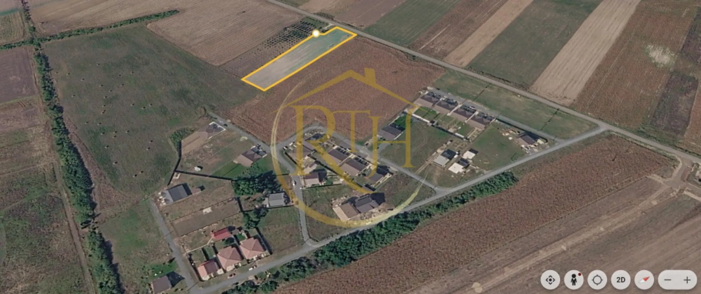 Teren intravilan 5.000 mp, Bucovăț, ideal dezvoltare case ! 0% Comision! - Vă propunem spre vânzare un teren intravilan cu o suprafață de 5.000 mp, situat în comuna Bucovăț, pe drumul către Bazoș, într-o zonă aflată în plină dezvoltare rezidențială. Proprietatea beneficiază de o poziționare excelentă, fiind amplasată chiar lângă un cartier nou de case și la doar câteva minute de Lacul Bucovăț, într-o zonă liniștită, cu acces rapid către Timișoara.

Conform Certificatului de Urbanism, terenul este încadrat în intravilan, categoria de folosință arabil, iar destinația urbanistică este pentru locuințe și funcțiuni complementare, Regim de inaltime maxim P + 2E . Pentru autorizarea construcțiilor este necesară elaborarea unui Plan Urbanistic Zonal (PUZ), conform reglementărilor în vigoare. Regimul de înălțime nu este stabilit în documentația existentă, urmând să fie reglementat prin PUZ.
Parcela are un front stradal de aproximativ 30 metri și o adâncime de aproximativ 146 metri, oferind un potențial excelent atât pentru dezvoltarea unui ansamblu de locuințe, cât și pentru construirea unei reședințe pe un teren generos, într-o zonă cu perspective foarte bune de dezvoltare.
Utilitățile, respectiv curentul electric, gazul și apa, sunt disponibile în apropierea terenului, în zona cartierului deja construit, facilitând racordarea viitoare.
Zona este într-o continuă dezvoltare, cu numeroase locuințe noi construite în vecinătate și investiții constante în infrastructură, ceea ce transformă această proprietate într-o oportunitate foarte bună atât pentru dezvoltatori, cât și pentru cei care urmăresc o investiție cu potențial de apreciere.

Preț: 100.000 euro usor negociabil . 

0% comision pentru cumpărător.

Proprietate reprezentată exclusiv de RealTimHouse.ro – Un pas spre un loc doar al tău.