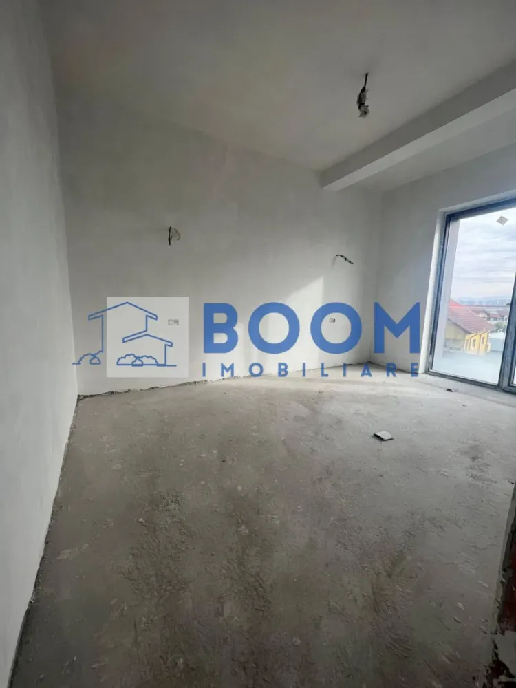 Apartament 2 camere | Dem Radulescu-Ostroveni | Bloc nou intabulat - BOOM Imobiliare vă oferă spre vânzare un apartament modern cu 2 camere, situat într-una dintre cele mai apreciate zone ale orașului – Dem Rădulescu – Ostroveni, Râmnicu Vâlcea. Proprietatea se află la etajul 2/3, într-un bloc nou, finalizat în 2025, dotat cu lift și intabulat, pregătit pentru tranzacționare imediată.

Suprafață construită: 70 m²
Compartimentare optimă:

* Living luminos și spațios
* Bucătărie separată
* Dormitor confortabil
* Baie modernă
* Logie + balcon – spații ideale pentru relaxare

Apartamentul se predă finisat la cheie, iar viitorul proprietar are posibilitatea de a personaliza finisajele după propriul gust, pentru un cămin exact așa cum și-l dorește.

Loc de parcare exterior inclus în preț, înscris în actul de proprietate – un avantaj important într-o zonă aglomerată.

Achiziția se poate realiza prin orice modalitate de plată, ceea ce face această ofertă accesibilă și flexibilă.

Un apartament nou, modern, excelent poziționat și cu facilități complete – o oportunitate ideală oferită de BOOM Imobiliare.

Pentru informații suplimentare sau pentru o vizionare, vă stăm cu drag la dispoziție!

id: CP3195696