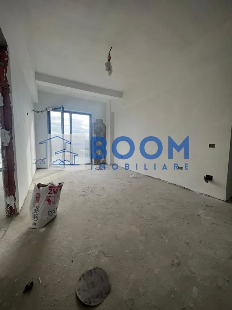 Apartament 2 camere | Dem Radulescu-Ostroveni | Bloc nou intabulat - BOOM Imobiliare vă oferă spre vânzare un apartament modern cu 2 camere, situat într-una dintre cele mai apreciate zone ale orașului – Dem Rădulescu – Ostroveni, Râmnicu Vâlcea. Proprietatea se află la etajul 2/3, într-un bloc nou, finalizat în 2025, dotat cu lift și intabulat, pregătit pentru tranzacționare imediată.

Suprafață construită: 70 m²
Compartimentare optimă:

* Living luminos și spațios
* Bucătărie separată
* Dormitor confortabil
* Baie modernă
* Logie + balcon – spații ideale pentru relaxare

Apartamentul se predă finisat la cheie, iar viitorul proprietar are posibilitatea de a personaliza finisajele după propriul gust, pentru un cămin exact așa cum și-l dorește.

Loc de parcare exterior inclus în preț, înscris în actul de proprietate – un avantaj important într-o zonă aglomerată.

Achiziția se poate realiza prin orice modalitate de plată, ceea ce face această ofertă accesibilă și flexibilă.

Un apartament nou, modern, excelent poziționat și cu facilități complete – o oportunitate ideală oferită de BOOM Imobiliare.

Pentru informații suplimentare sau pentru o vizionare, vă stăm cu drag la dispoziție!

id: CP3195696