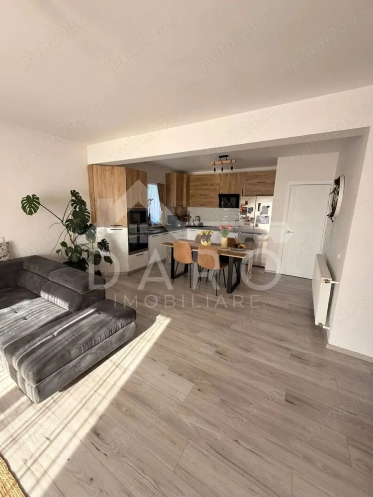 🏡 Casă modernă de vânzare | 3 camere | Sâncraiu de Mureș - 🏡 Casă modernă de vânzare | 3 camere | curte amenajată | garaj | Sâncraiu de Mureș
Vă prezentăm o proprietate deosebită, construită în 2018, situată într-o zonă liniștită din Sâncraiu de Mureș, foarte aproape de primărie, școală, magazine și stația de transport în comun.
Casa este ideală pentru cei care își doresc confort, spațiu și intimitate, fiind complet mobilată și utilată, pregătită pentru mutare imediată.
💰 Preț: 222.000 €
📐 Suprafețe:
✔ suprafață utilă: 80 mp
✔ suprafață construită: 110 mp
✔ teren: 370 mp
🏡 Compartimentare inteligentă:
✔ living generos open-space cu bucătăria
✔ 2 dormitoare luminoase
✔ baie spațioasă cu finisaje moderne
✔ hol
✔ terasă
✔ foișor complet amenajat
✔ garaj automatizat
✨ Interiorul impresionează prin:
✔ living spațios cu zonă de relaxare și lumină naturală abundentă
✔ bucătărie modernă, mobilată și utilată complet
✔ mobilier elegant și finisaje moderne
✔ pardoseli de calitate și design contemporan
✔ baie amenajată cu bun gust și materiale moderne
✔ camere luminoase, decorate armonios
🔥 Dotări și construcție:
✔ construcție din cărămidă
✔ izolație exterioară 10 cm
✔ centrală termică proprie și calorifere
✔ ferestre termopan PVC
✔ acoperiș din tablă
✔ pod parțial podit pentru depozitare
🌳 Curte amenajată complet:
✔ pavaj în jurul casei
✔ gazon și plante ornamentale
✔ pomi fructiferi și arbori decorativi
✔ curte întreținută și foarte plăcută
🍖 Foișor spectaculos pentru relaxare:
✔ zonă de dining
✔ grătar construit din cărămidă și șamotă
✔ chiuvetă și blat de lucru
✔ plită pe inducție
✔ mini frigider
✔ TV
✔ spațiu perfect pentru petrecerea timpului cu familia sau prietenii
🚗 Garaj privat cu ușă automatizată + acces pietonal separat.
🔒 Casa dispune de sistem de alarmă și supraveghere video, conectat la Gombos Security.
🎁 Bonus: materialele pentru înlocuirea gardului (tablă Carreta) în valoare de 2000 €.
📍 Avantaje locație:
✔ zonă liniștită de case
✔ acces rapid către Târgu Mureș
✔ aproape de magazine, școală și transport public
🤝 Proprietate promovată prin DARO Imobiliare
💳 Dacă doriți să cumpărați această proprietate prin credit, prin Kiwi Finance beneficiați de:
✔ analiză GRATUITĂ a eligibilității
✔ acces la oferte de finanțare de la peste 12 bănci
✔ negocierea dobânzii în favoarea dumneavoastră
✔ suport complet până la semnarea contractului de credit
📞 Detalii și programări pentru vizionare:
Coman Maria – DARO Imobiliare & Kiwi Finance
📱 0749 535 729