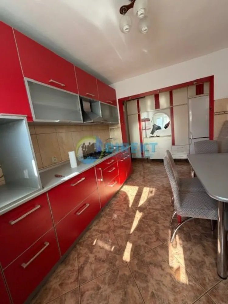 Apartament spatios , zona Lama , langa Generala 4 - Agentia Direkt Imobiliare propune spre inchiriere apartament spatios situat la etajul 4 , in zona Lama , pe strada Colibitei .

Imobilul are o suprafata construita de 65 mp , si este compus din bucatarie separata , 2 dormitoare , baie , hol, loc de depozitare in pod , uscator .
Se inchiraza mobilat in totalitate .