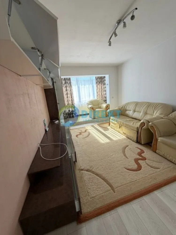 Apartament spatios , zona Lama , langa Generala 4 - Agentia Direkt Imobiliare propune spre inchiriere apartament spatios situat la etajul 4 , in zona Lama , pe strada Colibitei .

Imobilul are o suprafata construita de 65 mp , si este compus din bucatarie separata , 2 dormitoare , baie , hol, loc de depozitare in pod , uscator .
Se inchiraza mobilat in totalitate .