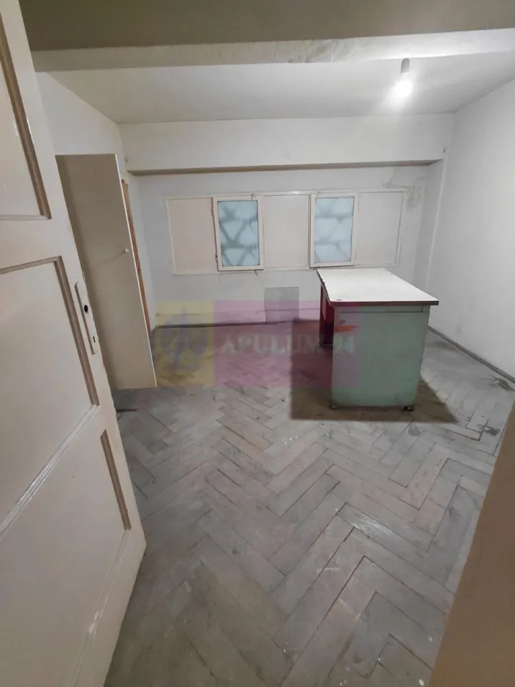 Basarabia spatiu comercial stradal