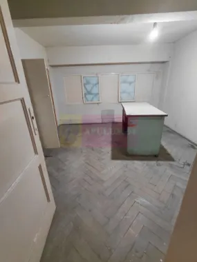 Basarabia spatiu comercial stradal