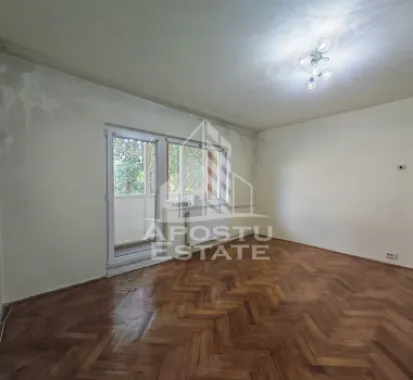 Apartament de vanzare cu 3 camere, 2 bai, 2 balcoane, zona Aradului