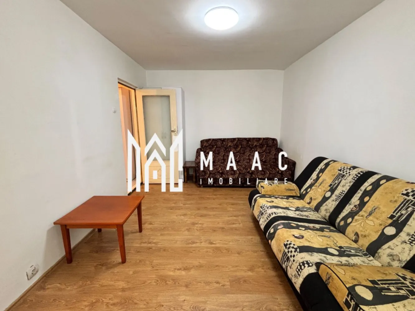 Garsoniera | Parter | 28 MPU | Valea Aurie - MAAC Imobiliare vă propune spre vânzare o garsonieră situată în cartierul Valea Aurie, o zonă apreciată pentru liniște și accesul facil către principalele puncte de interes ale orașului.

Cu o suprafață utilă de 28 mp, locuința este amplasată la parter și se vinde complet mobilată și utilată, fiind pregătită atât pentru mutare imediată, cât și pentru închiriere.

Detalii proprietate
Suprafață utilă: 28 mp
Parter
Complet mobilată și utilată
Avantaje
Pretabilă pentru investiție
Costuri reduse de întreținere
Disponibilă imediat
Zonă liniștită și bine conectată
Avantaje locație
Aproape de magazine de cartier și supermarketuri
Stații de autobuz în apropiere
Școli și grădinițe

Pentru mai multe detalii, vă rugăm să menționați telefonic numărul CP3210075