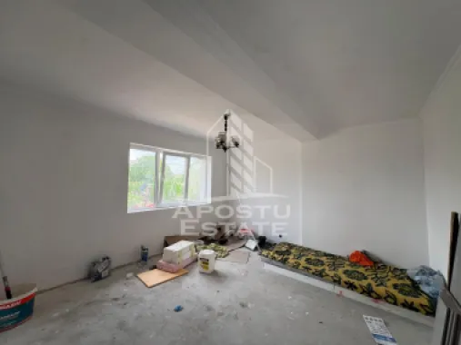 Casa individuala pe etaj de vanzare, renovata complet, Becicherecu Mic