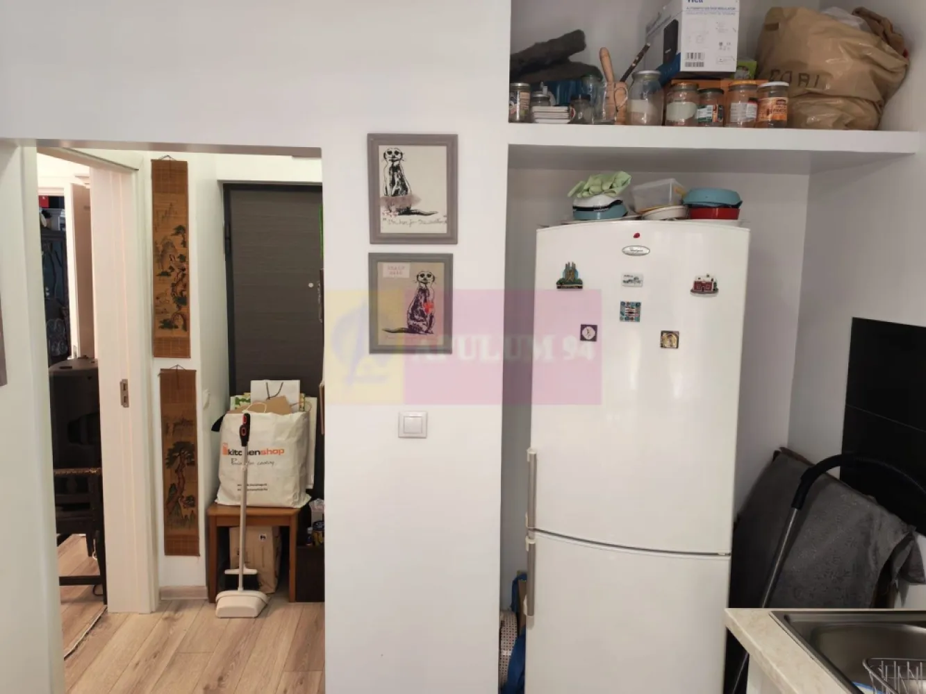 Foisorul de Foc-Mosilor, apartament de 2 camere - Va oferim spre vanzare un apartament de 2 camere la Foisorul de Foc-Calea Mosilor, la etajul 1/D+P+2+M, bloc consolidat, si apartamentul renovat in 2022, cu instalatii electrice si sanitare noi, tocarie+usi de interior noi, gresie, faianta, parchet, termopan, doua usi metalice, dispune de Centrala Termica proprie Vaillant. 
Are boxa la demisol de 7mp cu geam.
Se vinde cu bucataria mobilata si utilata.
Toate actele sunt pregatite pentru vanzare.
Imobilul nu are Risc seismic.
Pentru detalii si vizionari contactati agentul Dona Camelia 0733683461