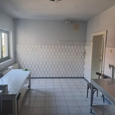 BRASADAS vinde prin REPREZENTARE EXCLUSIVA casa 8 cam 450mp.
