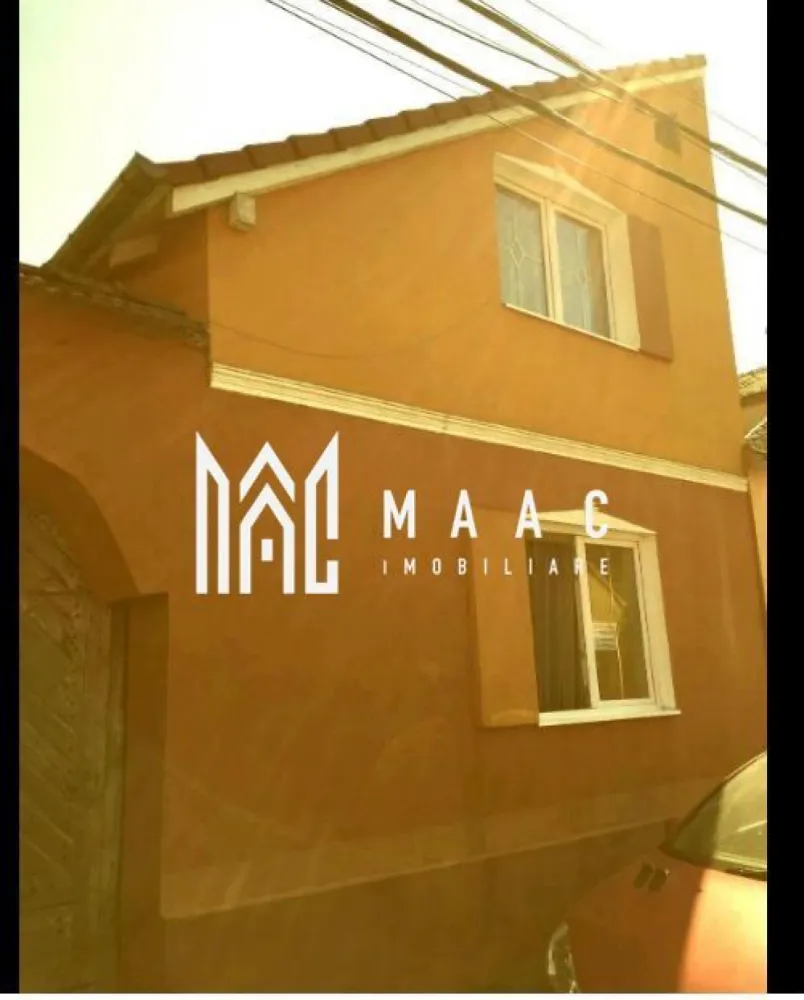 Casa in centrul vechi I 4 Camere I 108 mp I 70 mp teren - MAAC Imobiliare va propune spre vanzare o casă situată în Centrul Vechi, pe strada Pielarilor.

✔ Suprafață utilă: 108 mp
✔ 4 camere
✔ 4 băi (fiecare cameră are baie proprie)
✔ Funcționează în regim hotelier
✔ Teren 70 mp
✔ Magazie pe teren

Imobilul este ideal pentru investiție, fiind deja folosit în regim hotelier, cu posibilitate de preluare activitate.

Zonă centrală, cu acces rapid la puncte de interes turistic.

Pentru mai multe detalii, precizati ca ati vazut anuntul cu ID CP2975676