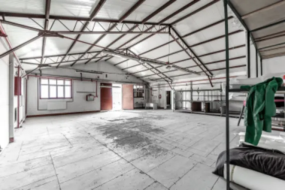 4.049 mp Hale industriale în Arad, aproape de A1