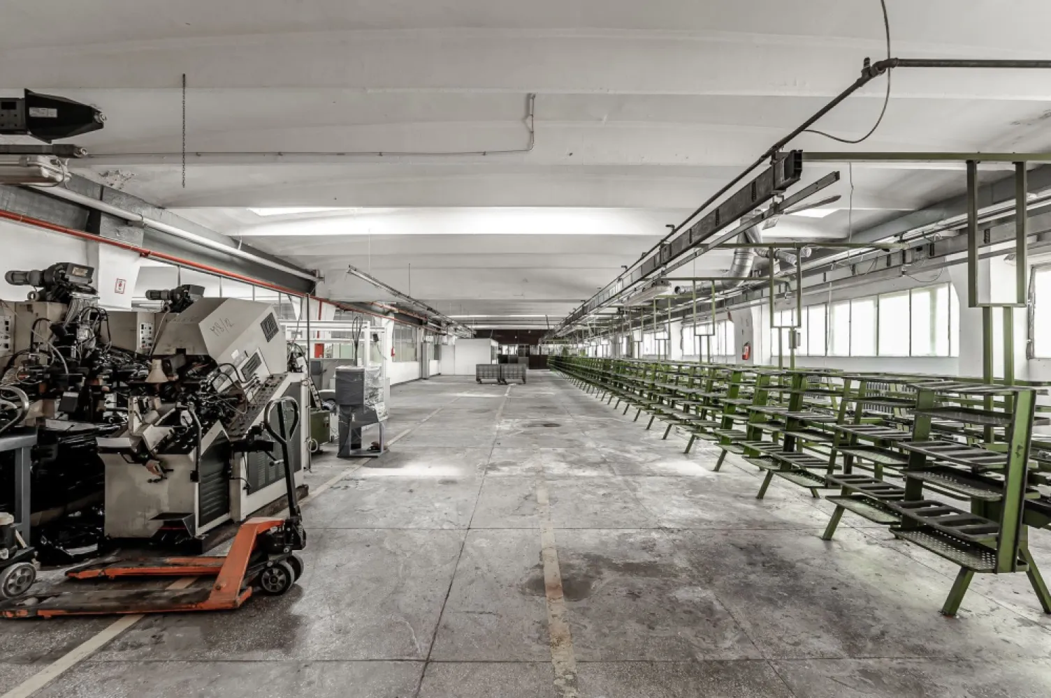 4.049 mp Hale industriale în Arad, aproape de A1