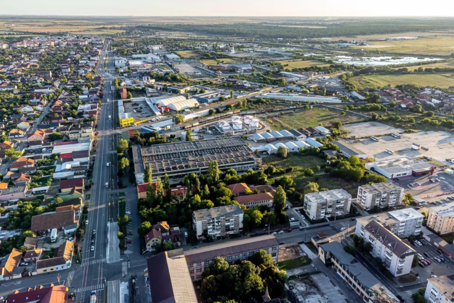 4.049 mp Hale industriale în Arad, aproape de A1