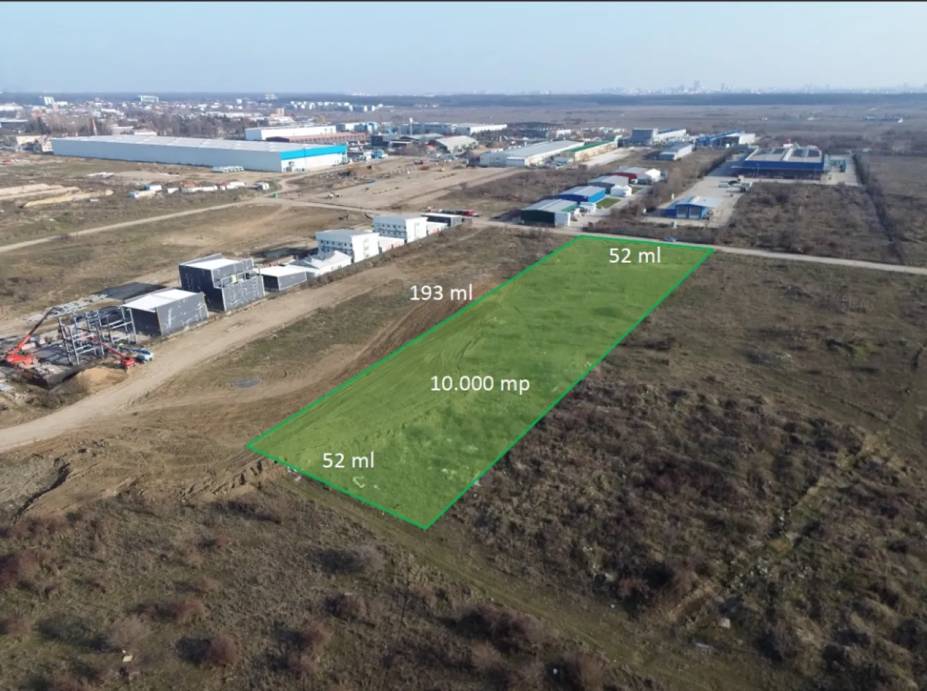 Direct Proprietar vand Teren Intravilan cu autorizatie. - Oportunitate investiție – Teren cu autorizatie, 10.000 mp |&nbsp;Otopeni | lângă&nbsp;București (Direct proprietar)Direct proprietar vand teren intravilan cu poziționare excelentă, ideal pentru dezvoltare rapidă, situat strategic în zona industrială Otopeni, la doar ~500 m de centura Bucureștiului.Detalii principale:Suprafață: 10.000 mpDimensiuni: 50 ml deschidere x 200 ml adâncimeTeren plan, liber de construcțiiAcces din 2 drumuri – ideal pentru trafic greu (TIR)Avantaj major – economisești timp și bani:Proiect complet pentru 2 hale (depozitare + spații administrative)Autorizație de construire deja obținută → poți începe imediat lucrărileIdeal pentru:logistică, depozitare, producție sau investiție cu randament rapid✔ Zonă în plină dezvoltare industrială✔ Acces rapid către principalele artere din jurul București✔ Fără riscuri birocratice – documentație pregătităDirect proprietar – fără comision.Disponibil imediat.