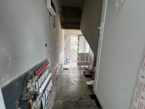 Casa individuala pe etaj de vanzare, renovata complet, Becicherecu Mic