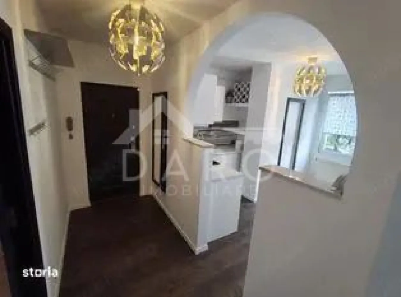 Apt. 3-4 cam, 84 mp, la hochparter, recent renovat, in Tudor Diamant - 🏡 Apartament 3 camere + balcon mare (4 camere) | Tudor – zona Diamant
🔥 Oportunitate excelentă! Se oferă spre vânzare un apartament spațios și foarte bine compartimentat, situat în cartierul Tudor, pe strada Rămurele, într-o zonă liniștită și foarte căutată.
📐 Suprafață utilă: 67 mp + balcon 17 mp
🏢 Parter înalt din 4 etaje
✔ bloc reabilitat termic
🏠 Compartimentare:
✔ living generos
✔ 2 dormitoare
✔ bucătărie separată
✔ baie
✔ hol spațios
✔ 🔥 balcon închis de 17 mp – transformat în a 4-a cameră
✨ Dotări și avantaje:
✔ decomandat – ideal pentru familie
✔ centrală termică proprie
✔ geamuri termopan
✔ ușă metalică
✔ uși interioare noi
✔ bucătărie montată
✔ stare foarte bună – te poți muta imediat
🌿 Locație excelentă:
✔ lângă Diamant
✔ aproape de piață, magazine, școli, grădinițe
✔ acces rapid la transport în comun
✔ zonă liniștită, perfectă pentru familie
🚗 Parcare ușoară în zonă
🚗 Opțional: garaj mare la 50 m de bloc (contra cost)
💎 Ideal atât pentru locuință personală, cât și pentru investiție!
🤝 Fără comision – direct de la proprietar
💳 Prin Kiwi Finance te ajut să cumperi acest apartament rapid:
✔ analiză GRATUITĂ
✔ oferte de la peste 12 bănci
✔ negocierea dobânzii
✔ suport complet până la final
📞 Detalii și vizionări:
Coman Maria – DARO Imobiliare & Kiwi Finance
📱 0749 535 729