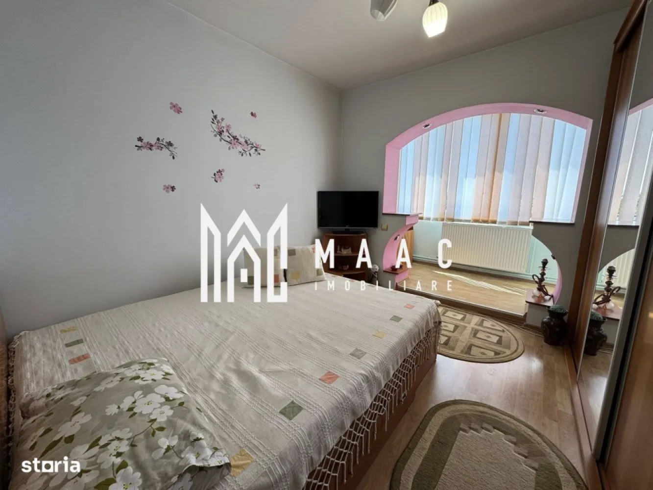 Apartament 3 camere decomandat | 2 balcoane | pivniță | Valea Aurie