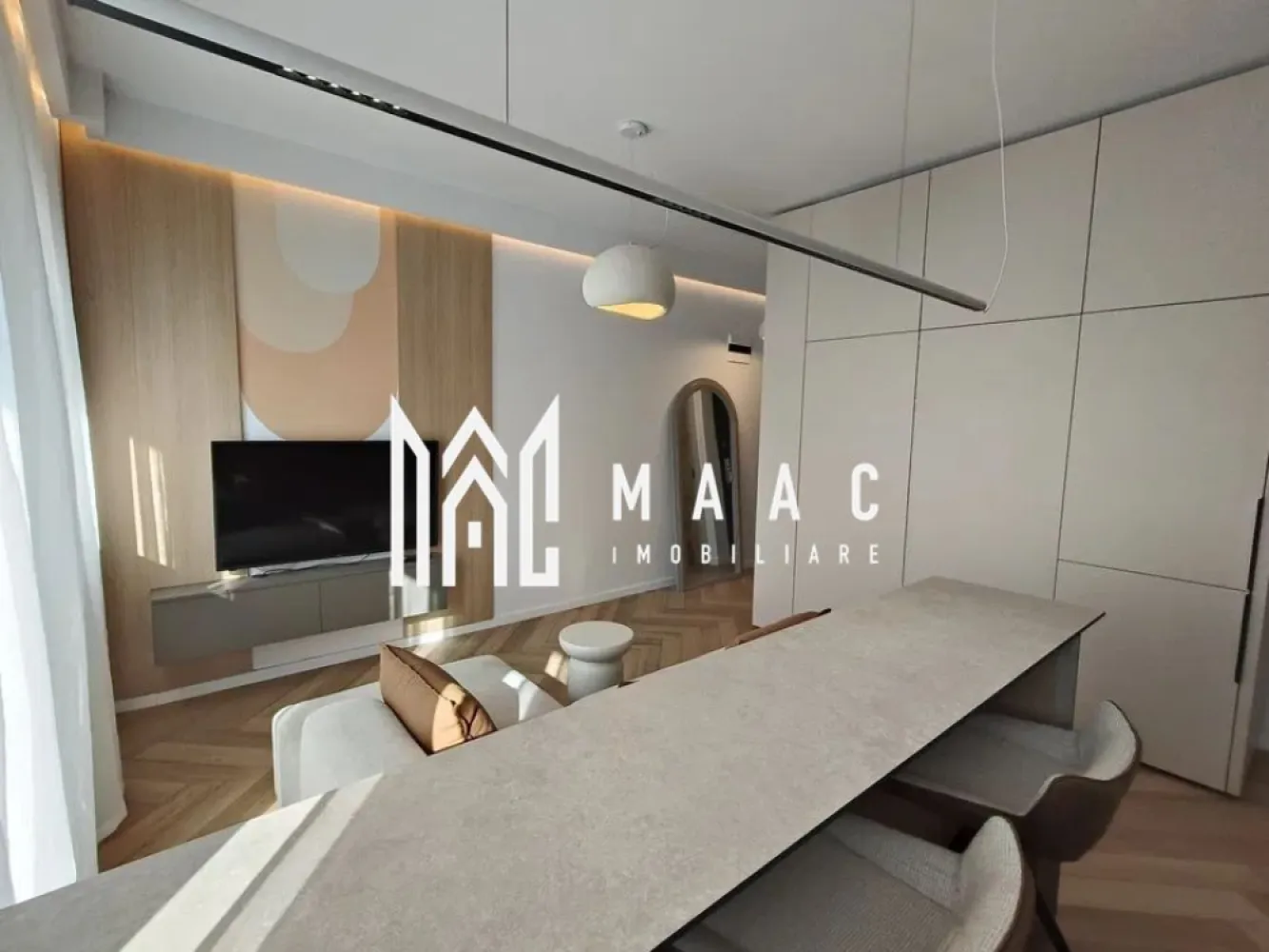 Apartament 2 camere | Turnișor, Sibiu | 50 mp, etaj 1 - Apartament de 2 camere în Turnișor, Sibiu, cu 50 mp utili și etaj 1, disponibil imediat. Loc de parcare inclus și o configurare practică pentru locuire de zi cu zi.

Detalii proprietate:
• 50 mp utili, 65 mp construiți
• Etaj 1
• Living open-space cu bucătărie complet utilată
• Dormitor mobilat și cameră suplimentară ce poate fi amenajată după nevoie
• Încălzire în pardoseală și centrală proprie
• Electrocasnice încorporate, mașină de spălat vase, mașină de spălat rufe cu uscător și Smart TV
• Curte interioară cu acces securizat prin barieră
• Loc de parcare inclus și posibilitatea utilizării unor locuri suplimentare

Zona: Turnișor, Sibiu.

Contactați-ne pentru o vizionare. Cod anunț CP2977210.