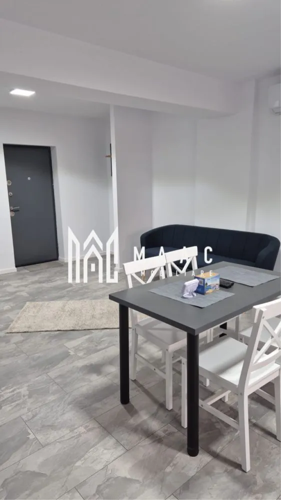 Apartament 3 camere| Ostroveni | etaj 2| bloc nou - MAAC IMOBILIARE vă propune spre vânzare un apartament modern cu 3 camere, situat în zona Ostroveni din Râmnicu Vâlcea, într-un imobil nou, exclusivist, finalizat în 2025.

Apartamentul este decomandat și are o suprafață totală de 70,9 mp, respectiv 67,5 mp utili, fiind compartimentat inteligent pentru a oferi confort și funcționalitate.

Locuința este compusă din:

2 dormitoare

living open-space cu bucătărie

baie

hol

Proprietatea se află la etajul 2 și se remarcă prin faptul că este complet nouă – nu a fost locuită niciodată, oferind viitorului proprietar avantajul unui spațiu impecabil.

Apartamentul se vinde complet mobilat și utilat, cu finisaje moderne și de calitate, fiind pregătit pentru mutare imediată.

Dotări:

-centrală termică proprie

-încălzire în pardoseală

-aer condiționat

Imobilul face parte dintr-un bloc exclusivist, situat într-o zonă apreciată, cu acces facil către toate punctele de interes ale orașului.

Această proprietate este ideală pentru cei care își doresc un apartament nou, elegant și confortabil, fără a mai fi nevoie de investiții suplimentare.

 Pentru mai multe detalii sau pentru programarea unei vizionări, echipa MAAC IMOBILIARE vă stă la dispoziție.
CP2977469