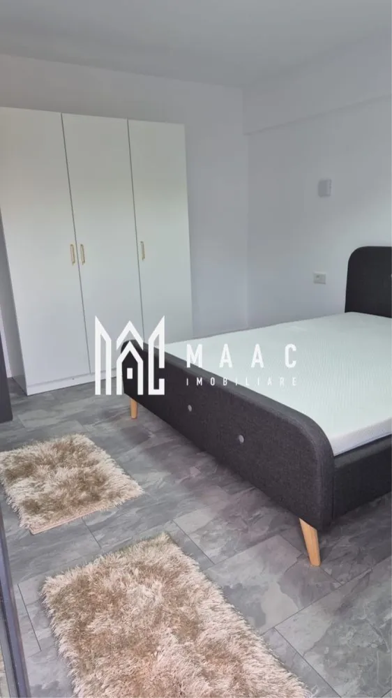 Apartament 3 camere| Ostroveni | etaj 2| bloc nou - MAAC IMOBILIARE vă propune spre vânzare un apartament modern cu 3 camere, situat în zona Ostroveni din Râmnicu Vâlcea, într-un imobil nou, exclusivist, finalizat în 2025.

Apartamentul este decomandat și are o suprafață totală de 70,9 mp, respectiv 67,5 mp utili, fiind compartimentat inteligent pentru a oferi confort și funcționalitate.

Locuința este compusă din:

2 dormitoare

living open-space cu bucătărie

baie

hol

Proprietatea se află la etajul 2 și se remarcă prin faptul că este complet nouă – nu a fost locuită niciodată, oferind viitorului proprietar avantajul unui spațiu impecabil.

Apartamentul se vinde complet mobilat și utilat, cu finisaje moderne și de calitate, fiind pregătit pentru mutare imediată.

Dotări:

-centrală termică proprie

-încălzire în pardoseală

-aer condiționat

Imobilul face parte dintr-un bloc exclusivist, situat într-o zonă apreciată, cu acces facil către toate punctele de interes ale orașului.

Această proprietate este ideală pentru cei care își doresc un apartament nou, elegant și confortabil, fără a mai fi nevoie de investiții suplimentare.

 Pentru mai multe detalii sau pentru programarea unei vizionări, echipa MAAC IMOBILIARE vă stă la dispoziție.
CP2977469