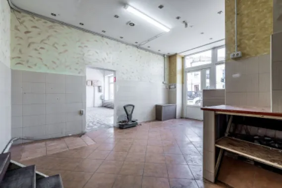 REZERVAT! Spatiu comercial ,cu vitrina de in zona Boul Rosu.
