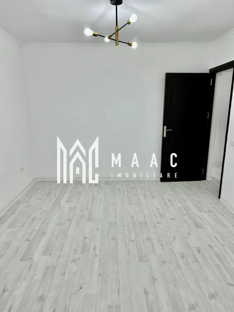 SPATIU COMERCIAL RENOVAT|CENTRALA TERMICA PROPRIE| OSTROVENI - MAAC Imobiliare vă propune spre închiriere un spațiu comercial cochet, situat într-una dintre cele mai căutate zone din Ostroveni – strada Lucian Blaga, la doar câțiva pași de Bulevardul Dem Rădulescu.

Cu o suprafață de 30 mp, spațiul este compartimentat inteligent în 2 camere, baie și balcon, oferind un cadru ideal pentru desfășurarea activităților comerciale sau de servicii. În plus, beneficiază de o boxă practică pentru depozitare, amplasată sub balcon.

Spațiul este complet renovat, ceea ce vă permite să începeți activitatea imediat, fără investiții suplimentare.

✔ Confort termic asigurat de centrală proprie pe gaz
✔ Zonă cu trafic pietonal și acces facil
✔ Numeroase locuri de parcare gratuite în proximitate

Poziționarea excelentă, în apropierea zonelor rezidențiale, școlilor și grădinițelor, asigură un flux constant de potențiali clienți – ideal pentru birou, salon, cabinet sau alte activități comerciale.

Preț: 440 €/lună 

Contacteaza-ne pentru detalii și vizionări – acest spațiu poate fi exact ceea ce cauti!