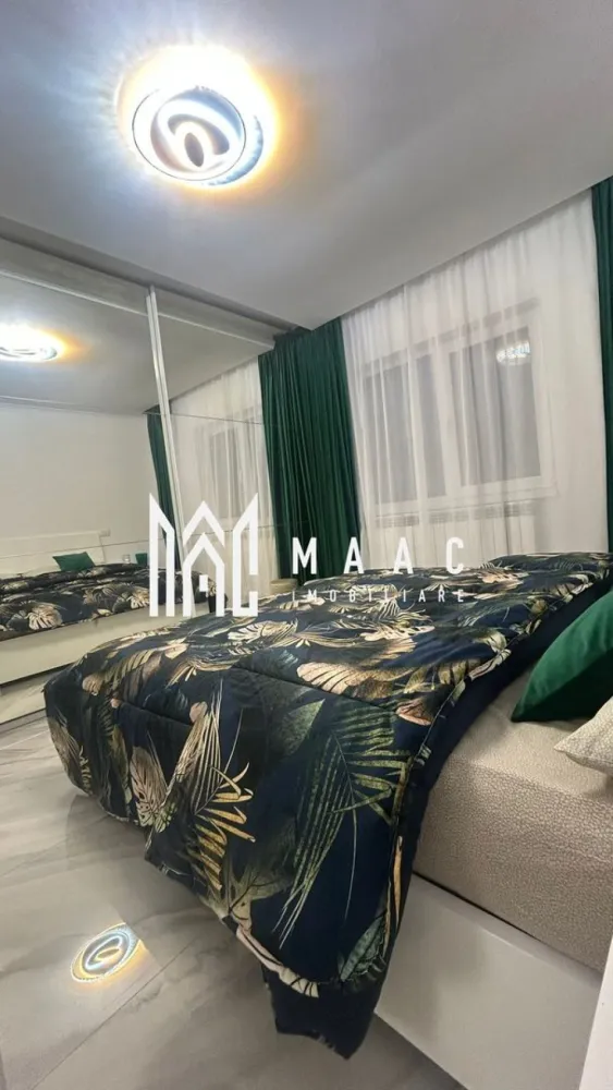 Apartament 3 camere | Parter | Mobilat si Utilat | Zona Nord - Apartament 3 camere de vânzare – Zona Nord, Calea lui Traian

Agenția MAAC Imobiliare vă propune spre vânzare un apartament cu 3 camere, situat la parterul unui bloc liniștit, cu o singură scară, în zona Nord – Calea lui Traian.

Locuința este complet renovată, fiind ideală pentru mutare imediată, fără investiții suplimentare.

Apartamentul dispune de un living spațios cu balcon, open space cu bucătăria, două dormitoare și două băi, oferind o compartimentare modernă și funcțională.

Beneficiază de centrală termică proprie, instalații electrice și sanitare schimbate integral și se vinde complet mobilat și utilat. În plus, include și o boxă pentru depozitare. Blocul este curat și liniștit, cu vecini civilizați.

Localizarea este excelentă, în imediata apropiere de Spitalul Județean, Biserica din Nord, Piața Nord, școli, licee, magazine și mijloace de transport.

Apartamentul este potrivit atât pentru locuință proprie, cât și pentru investiție, inclusiv pentru cabinet sau birou, datorită poziționării la parter și accesibilității. - CP2978521