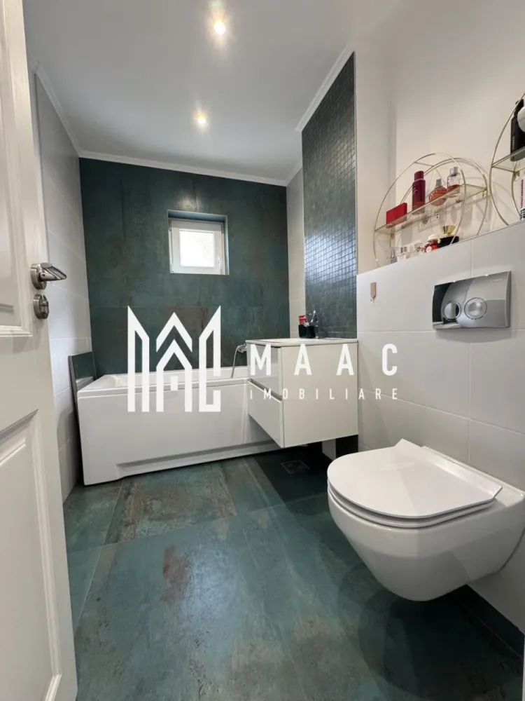 Apartament 3 camere | Parter | Mobilat si Utilat | Zona Nord - Apartament 3 camere de vânzare – Zona Nord, Calea lui Traian

Agenția MAAC Imobiliare vă propune spre vânzare un apartament cu 3 camere, situat la parterul unui bloc liniștit, cu o singură scară, în zona Nord – Calea lui Traian.

Locuința este complet renovată, fiind ideală pentru mutare imediată, fără investiții suplimentare.

Apartamentul dispune de un living spațios cu balcon, open space cu bucătăria, două dormitoare și două băi, oferind o compartimentare modernă și funcțională.

Beneficiază de centrală termică proprie, instalații electrice și sanitare schimbate integral și se vinde complet mobilat și utilat. În plus, include și o boxă pentru depozitare. Blocul este curat și liniștit, cu vecini civilizați.

Localizarea este excelentă, în imediata apropiere de Spitalul Județean, Biserica din Nord, Piața Nord, școli, licee, magazine și mijloace de transport.

Apartamentul este potrivit atât pentru locuință proprie, cât și pentru investiție, inclusiv pentru cabinet sau birou, datorită poziționării la parter și accesibilității. - CP2978521