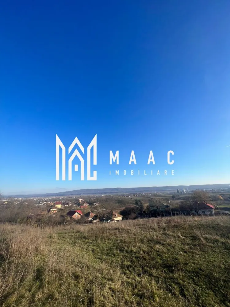 Teren | Copacelu | 1750 mp | Eftimestilor - MAAC Imobiliare vă oferă spre vânzare un teren excepțional situat în Râmnicu Vâlcea, zona Copăcelu, pe strada Eftimeștilor – una dintre cele mai apreciate zone pentru dezvoltări rezidențiale.

Proprietatea are o suprafață 1750 mp, fiind amplasată pe un platou superb, cu o panoramă spectaculoasă asupra orașului. 

Caracteristici de top:

* Toate utilitățile la limita proprietății
* Acces facil și poziție excelentă într-o zonă în continuă dezvoltare
* Priveliste panoramică asupra orașului
* Teren ideal pentru:
 * Investiții pe termen lung datorită potențialului zonei

Preț:

* 30 euro/mp

O oportunitate rară pentru investitori care caută o locație premium în Râmnicu Vâlcea!

Pentru mai multe detalii și vizionări, MAAC Imobiliare vă stă la dispoziție.

id: CP2828430