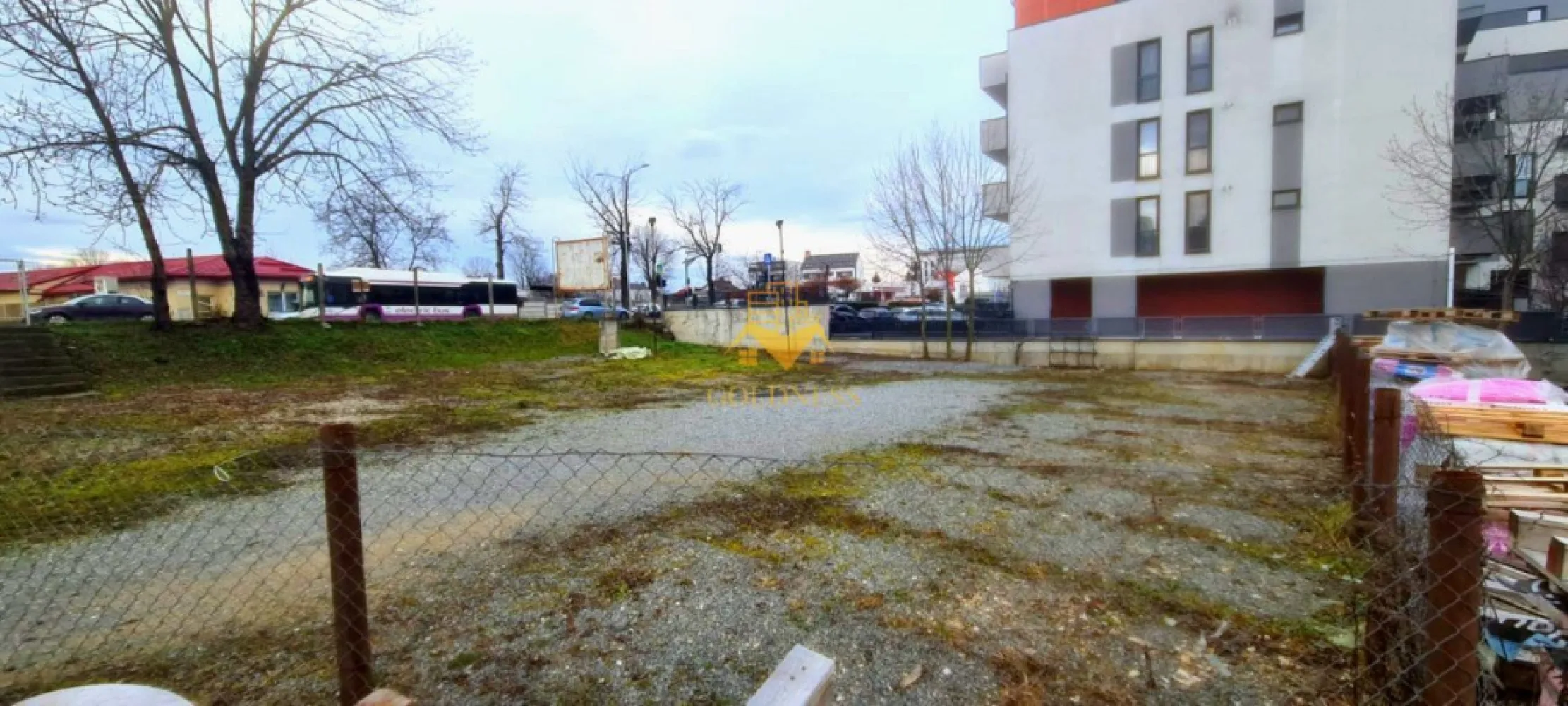 Teren industrial stradal, min 500mp, Calea Turzii, Sigma, Buna Ziua - GOLDNESS Imobiliare vă propune spre închiriere un teren industrial stradal, în Calea Turzii. 
Se inchiriaza cu 2 euro/ mp, minim 500mp.
 Terenul se preteaza pentru depozitat diverse, prestari de servicii, executarea diferitelor activitati!
Se află în apropierea stațiilor de transport în comun, magazine, restaurante, spații verzi, farmacii, etc. 
Dispune de loc de parcare, acces la strada principala!

Dacă sunteți interesați de acest apartament și doriți să îl vizionați, dar și pentru alte oferte sau detalii nu ezitați să ne contactați telefonic sau prin e-mail - goldnessimobiliare@gmail.com. Vă stăm la dispoziție!
Pentru intermediere se percepe un comision de 50% din prețul chiriei!