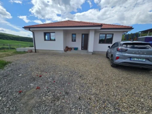 Casa 4 camere,2 băi,127 mp, 618mp teren, 0% comision