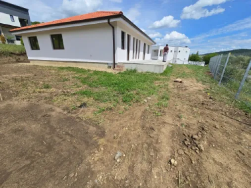 Casa 4 camere,2 băi,127 mp, 618mp teren, 0% comision