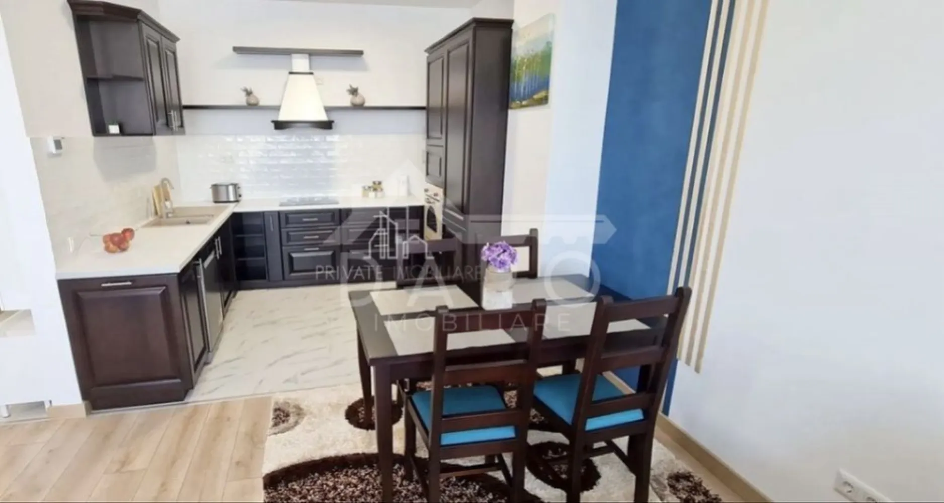 Apartament 2 camere/bloc nou/parcare/Concept9 - 🔥 Apartament PREMIUM | Concept 9 | Vedere Shopping City | Parcare inclusă
Dacă îți dorești un apartament modern, spațios și poziționat TOP, în una dintre cele mai căutate zone din Târgu Mureș — asta e oferta care se închiriază rapid!
📍 Concept 9 – zona Shopping City
💰 500 €/lună (cu loc de parcare inclus)
🏡 Apartament nou, cu o suprafață de 65 mp, situat la etajul 6, într-un bloc modern cu lift, oferind vedere directă spre Shopping City.
✨ Compartimentare ideală:
✔ living open space cu bucătărie
✔ dormitor matrimonial elegant
✔ birou separat – perfect pentru work from home
✔ baie modernă
✔ balcon deschis
💎 Ce îl face special:
✔ mobilat modern, de calitate
✔ bucătărie complet utilată (plită, cuptor, frigider, mașină de spălat vase)
✔ mașină de spălat haine
✔ TV
✔ aer condiționat
✔ spații bine optimizate și luminoase
✔ apartament nou – totul impecabil
🚗 Loc de parcare exterior privat inclus
📍 Locație excelentă:
✔ lângă Shopping City
✔ acces rapid la magazine, restaurante, transport
✔ zonă modernă, în dezvoltare
💡 Ideal pentru:
👫 cuplu
💼 persoane active / work from home
👨‍⚕️ profesioniști
📅 Disponibil imediat
⚠️ Apartamentele din Concept 9, mobilate ca acesta, se închiriază foarte repede!
🤝 Proprietate promovată prin DARO Imobiliare
📞 Sună acum pentru vizionare:
Coman Maria – DARO Imobiliare
📱 0749 535 729