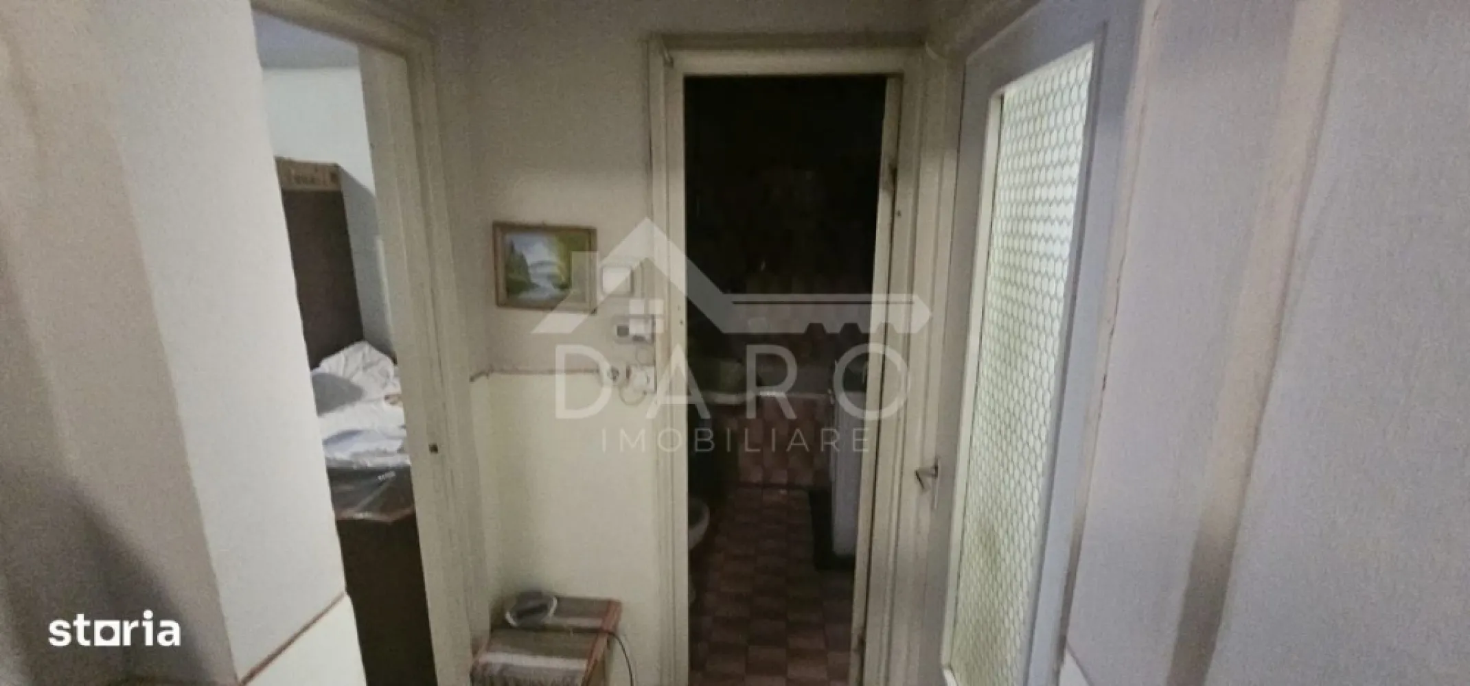 🔥 Apartament 2 camere decomandat | Tudor | 52 mp | Preț NEGOCIABIL - 🔥 Apartament 2 camere decomandat | Tudor | 52 mp | Preț NEGOCIABIL
Dacă îți dorești un apartament bine poziționat, spațios și cu potențial, în unul dintre cele mai căutate cartiere din Târgu Mureș – asta este o alegere foarte bună 👇
📍 Str. Muncii – cartier Tudor Vladimirescu
💰 76.500 € (negociabil)
🏡 Apartament 2 camere, decomandat, cu suprafață de 52 mp, situat la etajul 4 într-un bloc solid din beton.
✨ Compartimentare:
✔ living
✔ dormitor
✔ bucătărie
✔ baie
✔ hol
✔ balcon închis
💎 Avantaje:
✔ compartimentare decomandată (foarte căutată)
✔ acoperiș refăcut recent – fără probleme
✔ geamuri termopan
✔ ușă metalică
✔ izolație interioară spre balcon
✔ mobilat complet
🔥 Potențial mare (foarte important):
✔ proiect de gaz existent pentru centrală termică
✔ ideal pentru personalizare sau investiție
📍 Locație excelentă:
✔ la câteva minute de Lidl, Kaufland, Penny
✔ aproape de școli, farmacii, transport
✔ City Mall la ~10 minute de mers pe jos
✔ cartier foarte căutat pentru locuit și închiriere
🧠 Ideal pentru:
✔ locuință personală
✔ investiție (închiriere rapidă)
⚠️ Apartamentele decomandate în Tudor, la acest preț, se vând rapid!
📞 Detalii și vizionări:
Coman Maria – DARO Imobiliare
📱 0749 535 729