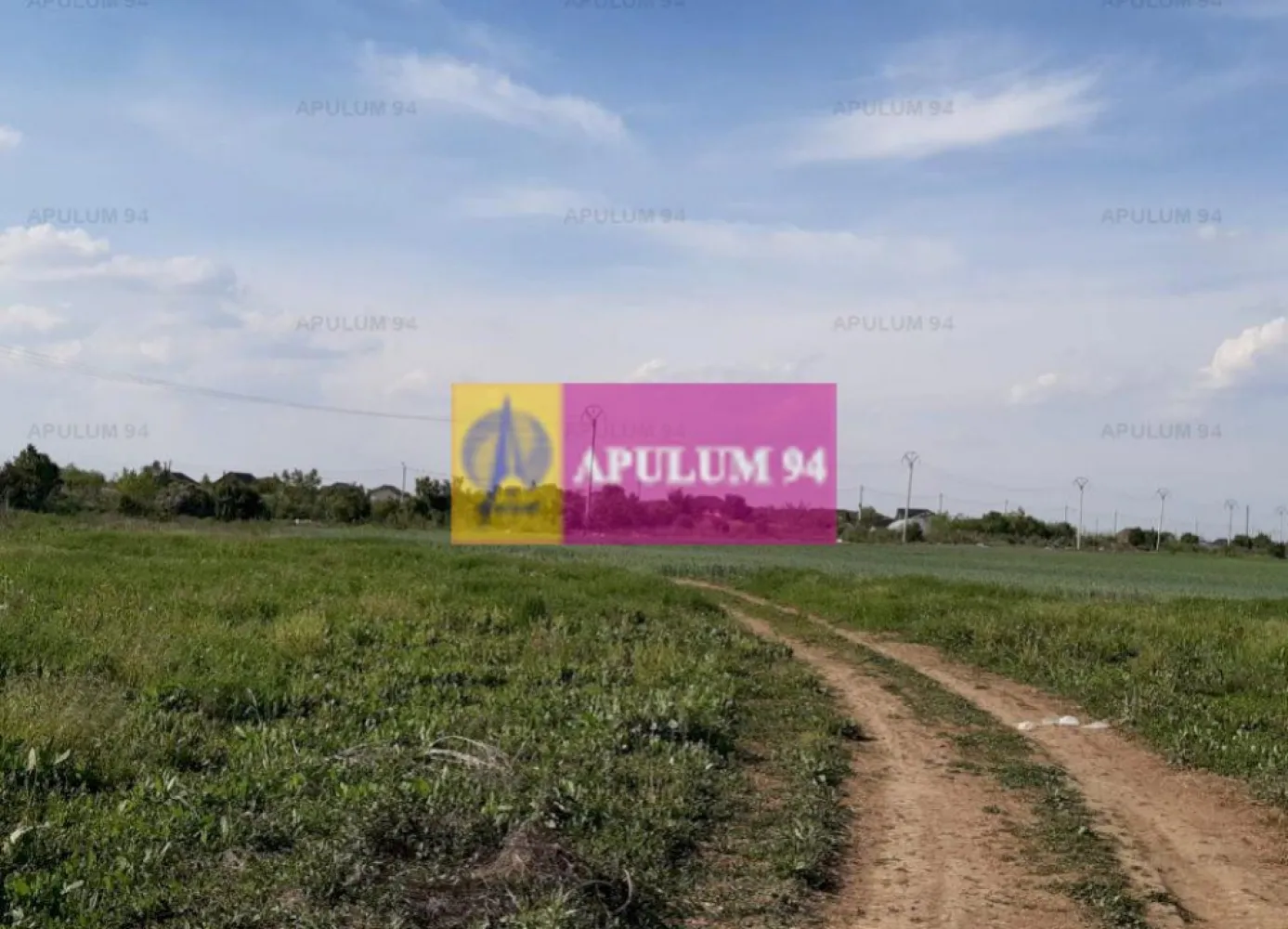 Teren aproape de Bucuresti langa padure - Teren de 3820mp intravilan la 10-15 minute de Bucuresti. Accesul la teren se face dinspre si spre Bucuresti prin DN5- Soseaua Giurgiului, cea mai facila intrare in oras. Deschiderea este de 19ml pe o adancime de 200ml. Padurea se afla la 150ml de teren iar DN5- Soseaua Giurgiului este la 700ml de teren. La mica distanta de teren se afla si A0 care are un picior la mai putin de 1km de teren. Zona va suporta o dezvoltare importanta prin dezvoltarea mai multor proiecte rezidentiale de anvergura , la mica distanta se afla o baza sportiva, in zona se construiesc si complexuri rezidentiale dar si case-vile individuale. Urbanism-ul in zona este de P+2 cu 2 retras (sau P+1+M), C.U.T.-ul este de 1 si P.O.T.-ul este de 30%. Centre comerciale in zona avem Lidl la 900ml, MegaImage, Profi si cu siguranta vor mai aparea si altele. Proprietarii au dobandit prin mostenire, in localitate avem cadastru sistematizat. Pentru detalii si informatii nu ezitati sa ma contactati. Daniel, Apulum94.