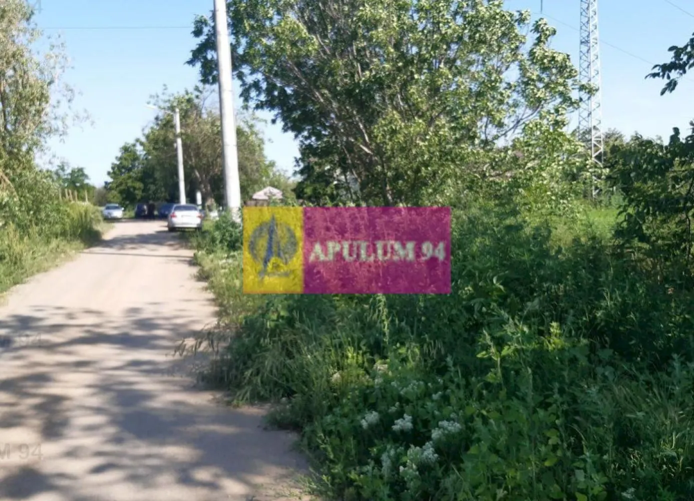 Teren cu utilități pentru dezvoltare proiect - Vă propun spre cumpărare un teren de 5000 mp situat la 15-20 minute de capitală, în localitatea Copăceni din Ilfov. Terenul este situat la intrarea în localitate și beneficiază de toate caracteristicile necesare pentru a dezvolta un proiect de succes. Terenul este cu front stradal la strada Macului, acces din strada Plopilor, prima strada la stânga cum intrăm îm localitatea Copăceni. Avem curent electric, apă curentă, canalizare și gaz. Avem toate utilitățile prezente și este necesar doar branșamentul, terenul este pe persoană fizică deci tranzacția nu presupune TVA, prețul este foarte bun în raport cu ceea ce oferim, proximitate față de oraș, Acces facil la A0 (autostrada care înconjoară Bucureștiul este la 5 minute de teren), la mijloace de transport, centre comerciale, școli, grădinițe. Zona prezintă potențial, accesul în localitate este destul de ușor. Pentru mai multe detalii și programarea de vizionări nu ezitați să mă contactați, Daniel, Apulum94. Facilităm și achiziționarea prin credit ipotecar prin intermediul partenerilor, agenția imobiliară percepe un comision de 3% din prețul de tranzacționare și la vizionare se semnează contract de prestări servicii.