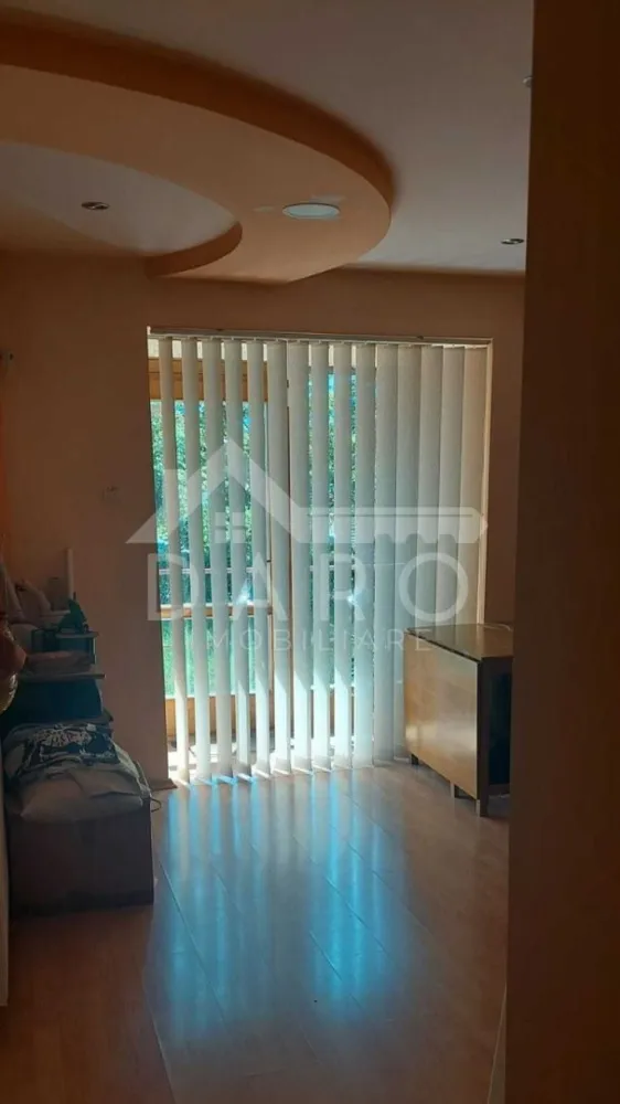🏡 Apartament 3 camere | 80 mp | Parter | Bd. Pandurilor - 🔥 Apartament + Spațiu Comercial | 80 mp | Tudor – Bd. Pandurilor | SUPER OPORTUNITATE 🔥
Dacă îți dorești o proprietate care îți oferă locuință + posibilitate de business în același loc, asta este una dintre cele mai bune oportunități din Tudor 👇
📍 Târgu Mureș – Bd. Pandurilor, cartier Tudor
💰 Preț atractiv – 129 000 Euro
🏡 Apartament – 60 mp (parter):
✔ 3 camere decomandate
✔ bucătărie separată cu loc de luat masa
✔ 2 băi
✔ geamuri termopan
✔ izolație exterioară
✔ stare bună, locuibilă
🏢 Spațiu adiacent – 20 mp (intrare separată):
✔ acces direct din stradă
✔ vizibilitate foarte bună
✔ ideal pentru: birou / salon / cabinet / mic business
✔ grup sanitar propriu
✔ poate fi folosit separat sau unit cu apartamentul
💡 Avantaj MAJOR:
👉 Poți locui și în același timp să îți desfășori activitatea
👉 Sau îl transformi într-o investiție cu randament foarte bun
📍 Locație excelentă:
✔ zonă intens circulată
✔ stație autobuz la ~70 m
✔ aproape de școli, magazine și facilități
✔ locuri de parcare în zonă
🔥 Ideal pentru:
✔ familie + business
✔ investiție (închiriere + spațiu comercial)
✔ cabinete, birouri, servicii
⚠️ Proprietățile cu acces din stradă în Tudor sunt RARE!
📞 Detalii și vizionări:
Coman Maria – DARO Imobiliare & Kiwi Finance
📱 0749 535 729
💰 Vrei să cumperi prin credit?
Lucrez cu 12 bănci din România și te ajut să obții cea mai bună soluție:
✔ analiză gratuită
✔ aprobare rapidă
✔ dobânzi negociate
✔ consultanță completă
👉 Te ajut să cumperi această proprietate rapid și fără stres!