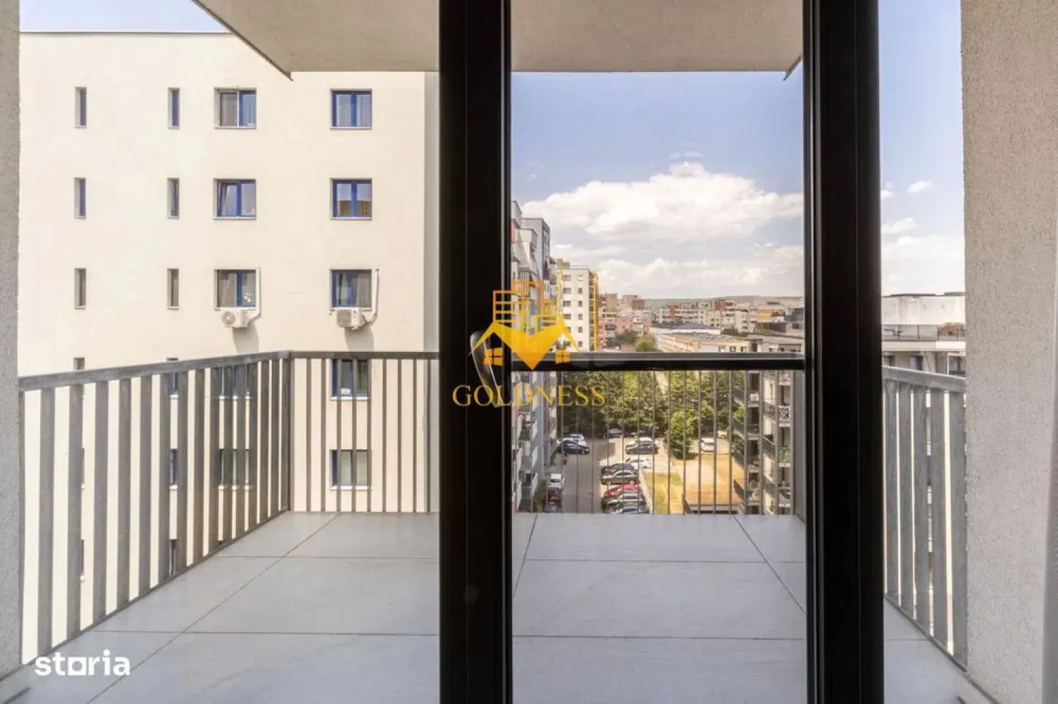 3 camere,lux,parcare, bloc nou, 2 bai, Vivido zona FSEGA, Iulius Mall - GOLDNESS Imobiliare vă propune spre închiriere un apartament cu 3 camere complet mobilat și utilat, la etajul 5 într-un imobil de 6 etaje, în cartierul Gheorgheni. Apartamentul este compartimentat astfel:

La pretul afisat se adauga TVA de 21% !

- dormitor cu pat matrimonial, dressing, noptiere

- dormitor cu pat matrimonial, spatiu pentru depozitare

- living cu bucatarie open-space complet utilată, loc de servit masa, se pune canapea la cerere.

- baie cu cabina de dus, calorifer port prosop inox și dulap pentru depozitare.

- baie cu cada, calorifer port prosop inox și dulap pentru depozitare.

- terasa 10 mp

Imobilul este dotat cu toate cele necesare- centrală proprie, mașină de spălat haine, frigider, plită electrică, hotă, etc.

Se află în apropierea stațiilor de transport în comun, magazine, restaurante, spații verzi, farmacii, etc.

Dispune de loc de parcare subterana!

Dacă sunteți interesați de acest apartament și doriți să îl vizionați, dar și pentru alte oferte sau detalii nu ezitați să ne contactați telefonic sau prin e-mail - . Vă stăm la dispoziție!